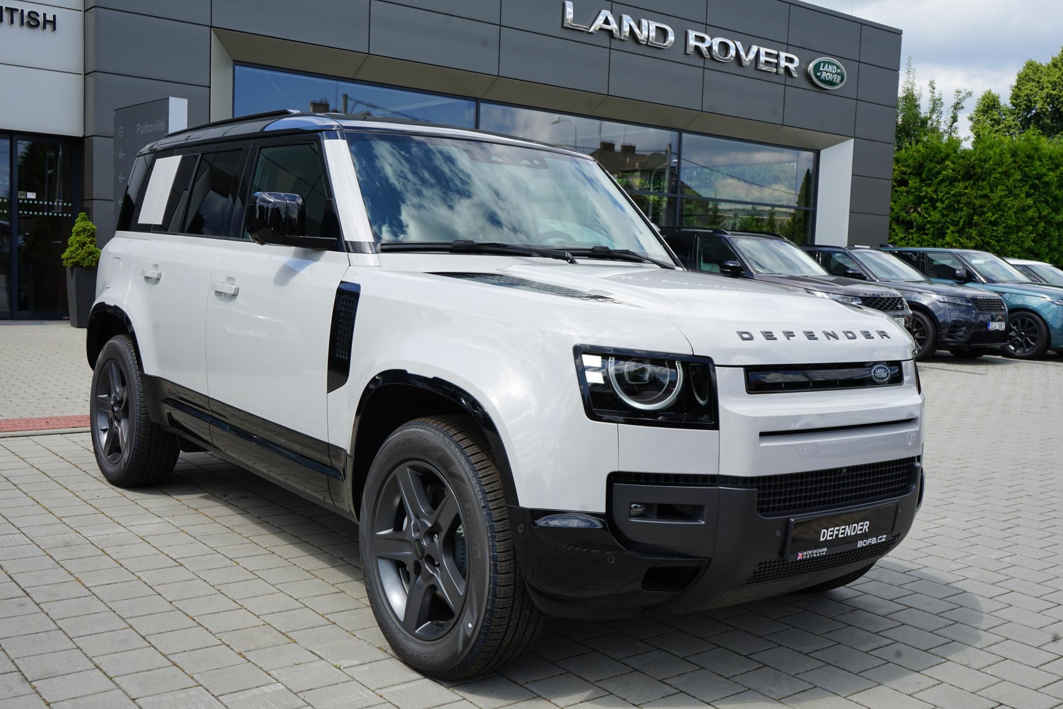Land Rover Defender, 110 X-Dynamic SE P300e - fotka 5