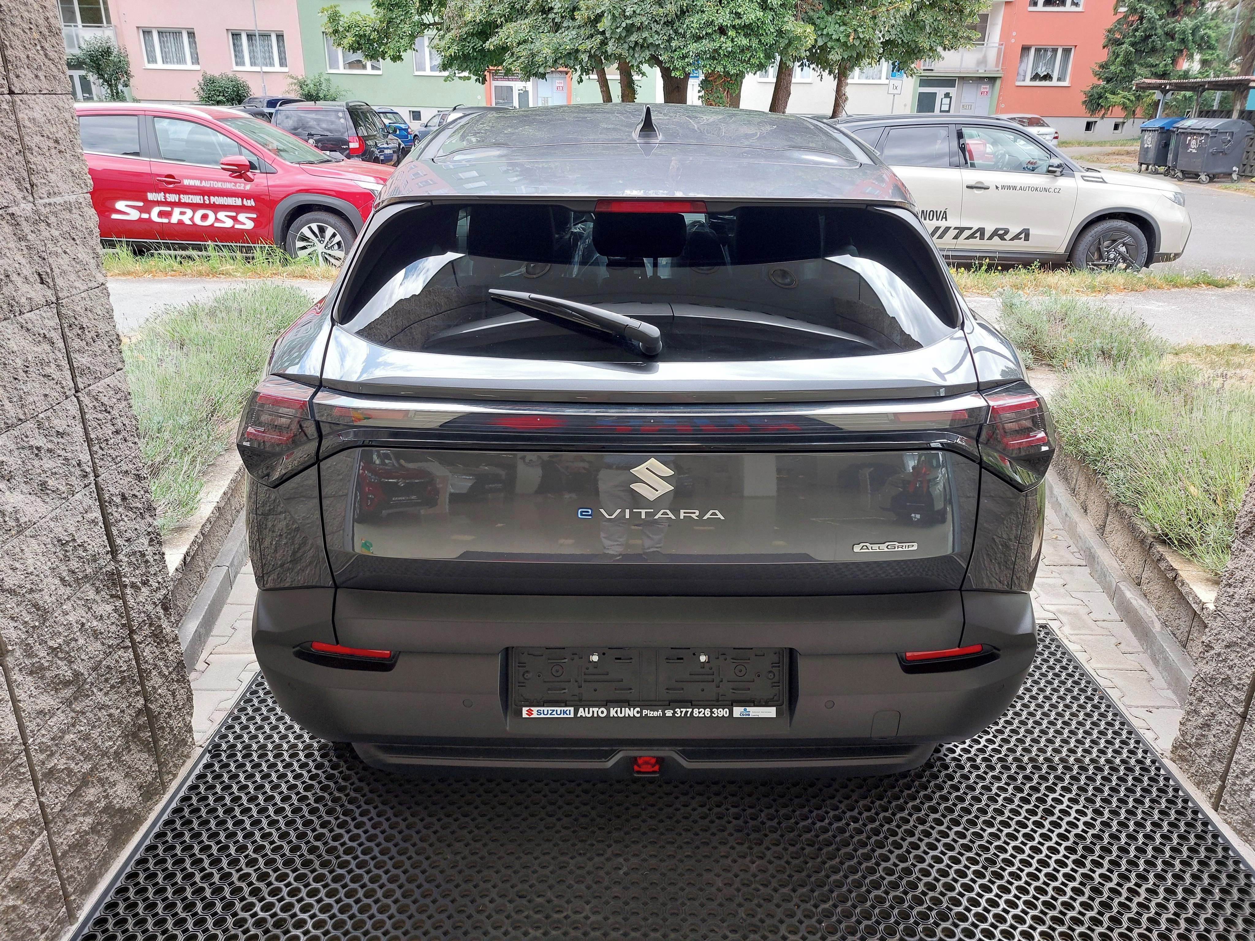 Suzuki e VITARA, Elegance AllGrip-e 61kW - fotka 6