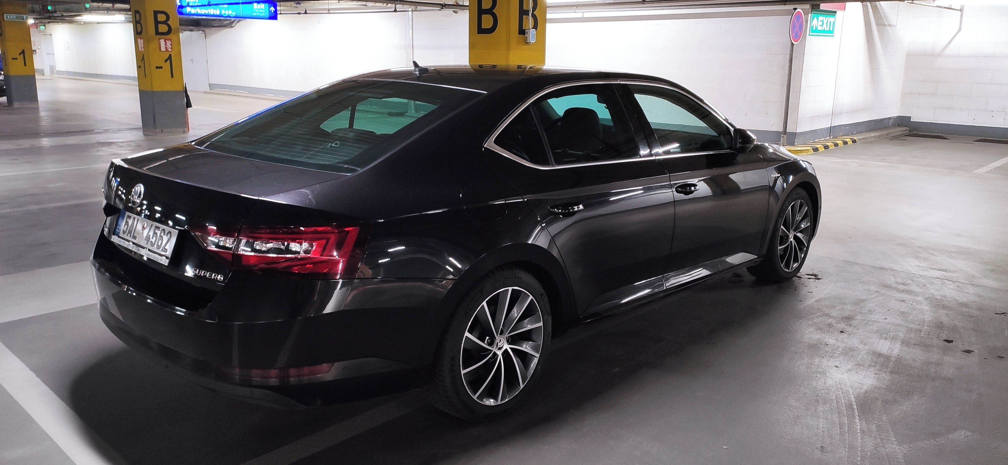 Škoda Superb, Škoda Superb III. DSG L&K - fotka 4