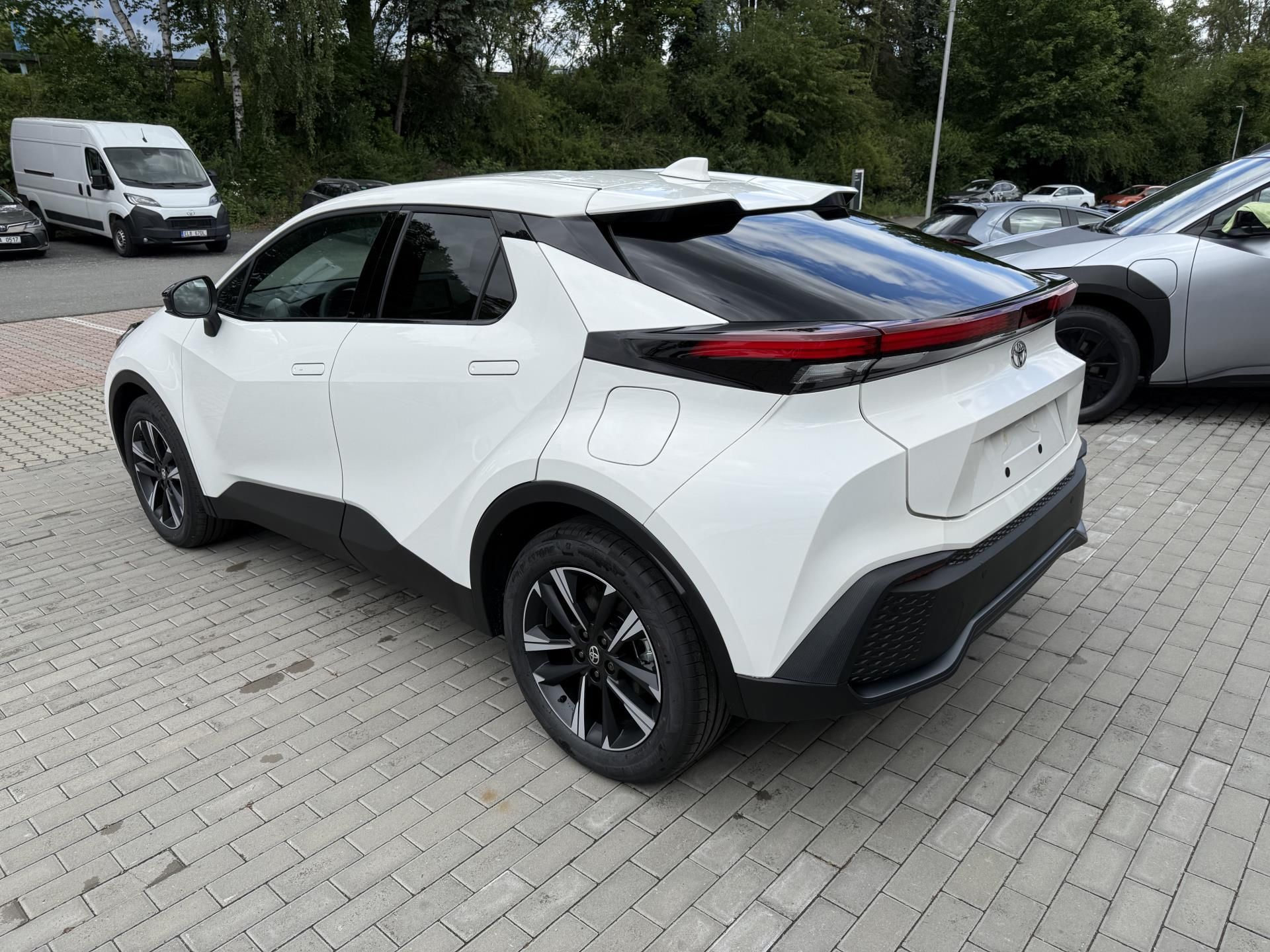 Toyota C-HR, 2.0 PHEV STYLE - fotka 4