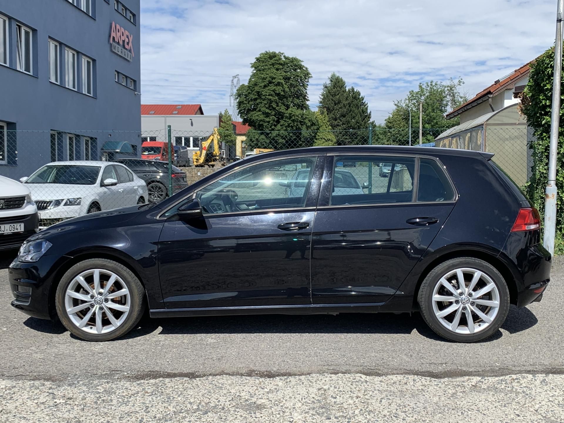 Volkswagen Golf, Highline 1.6TDi 77kw DSG ALU - fotka 4