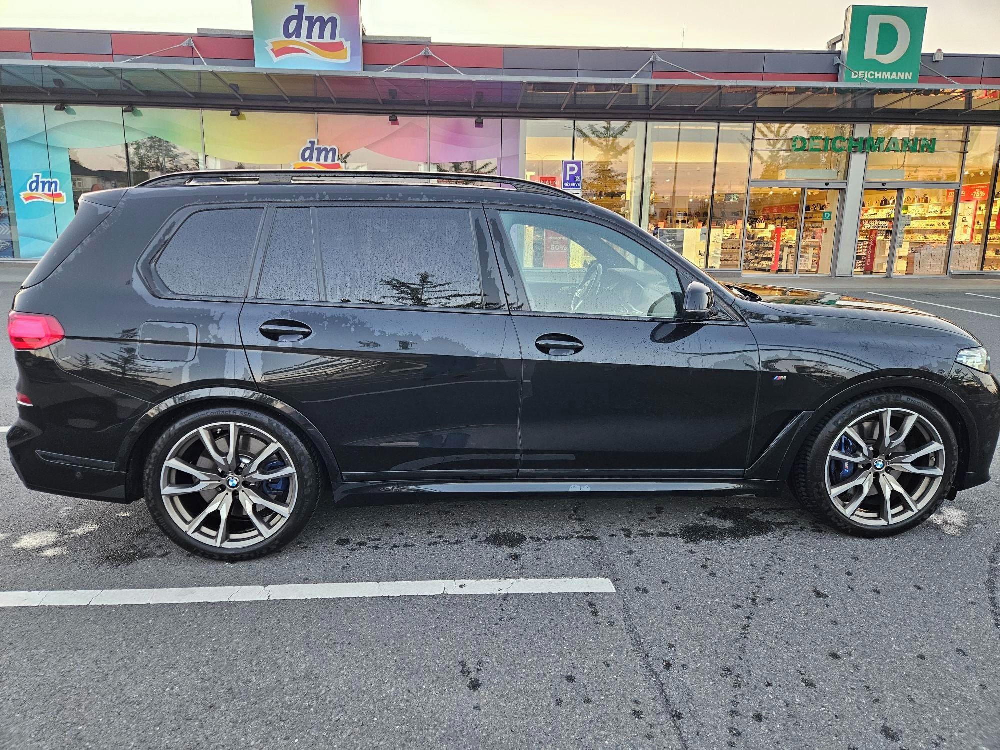 BMW X7, X7 M50i 4,4l - fotka 2