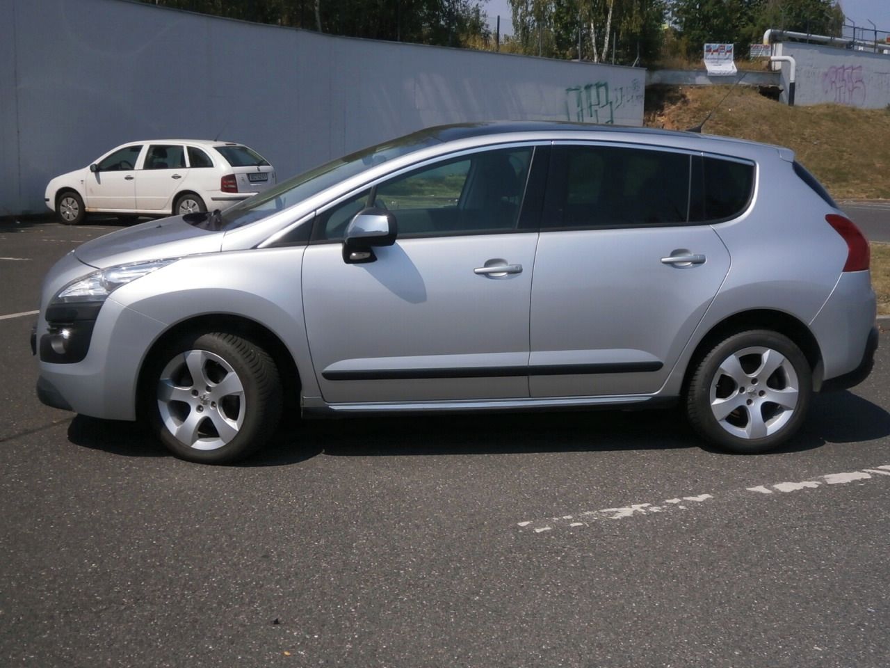 Peugeot 3008, JEN 99TKM AUTOMAT SERVISNI KN. - fotka 3