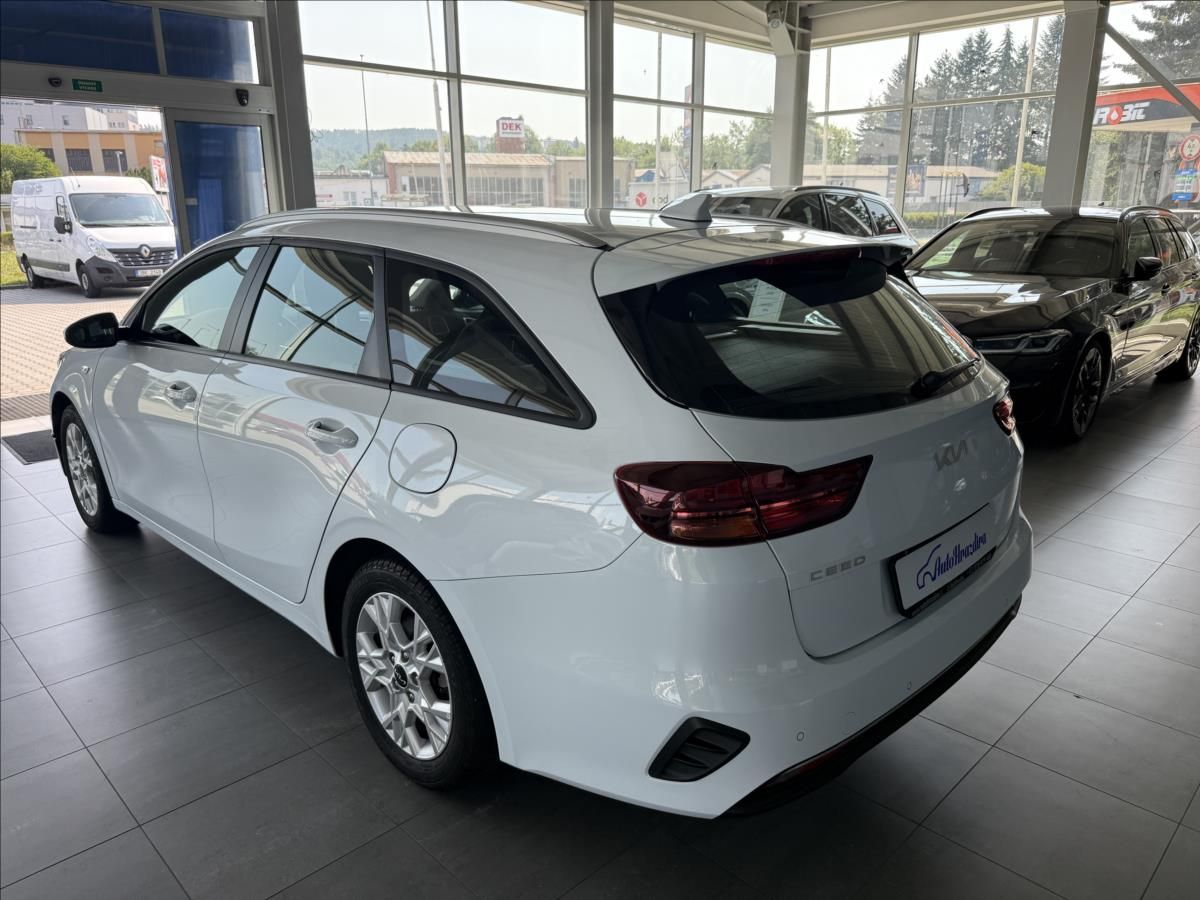 Kia Cee´d, 1,0   73kW,SPIN,ZÁRUKA,ČR,1.MA - fotka 4