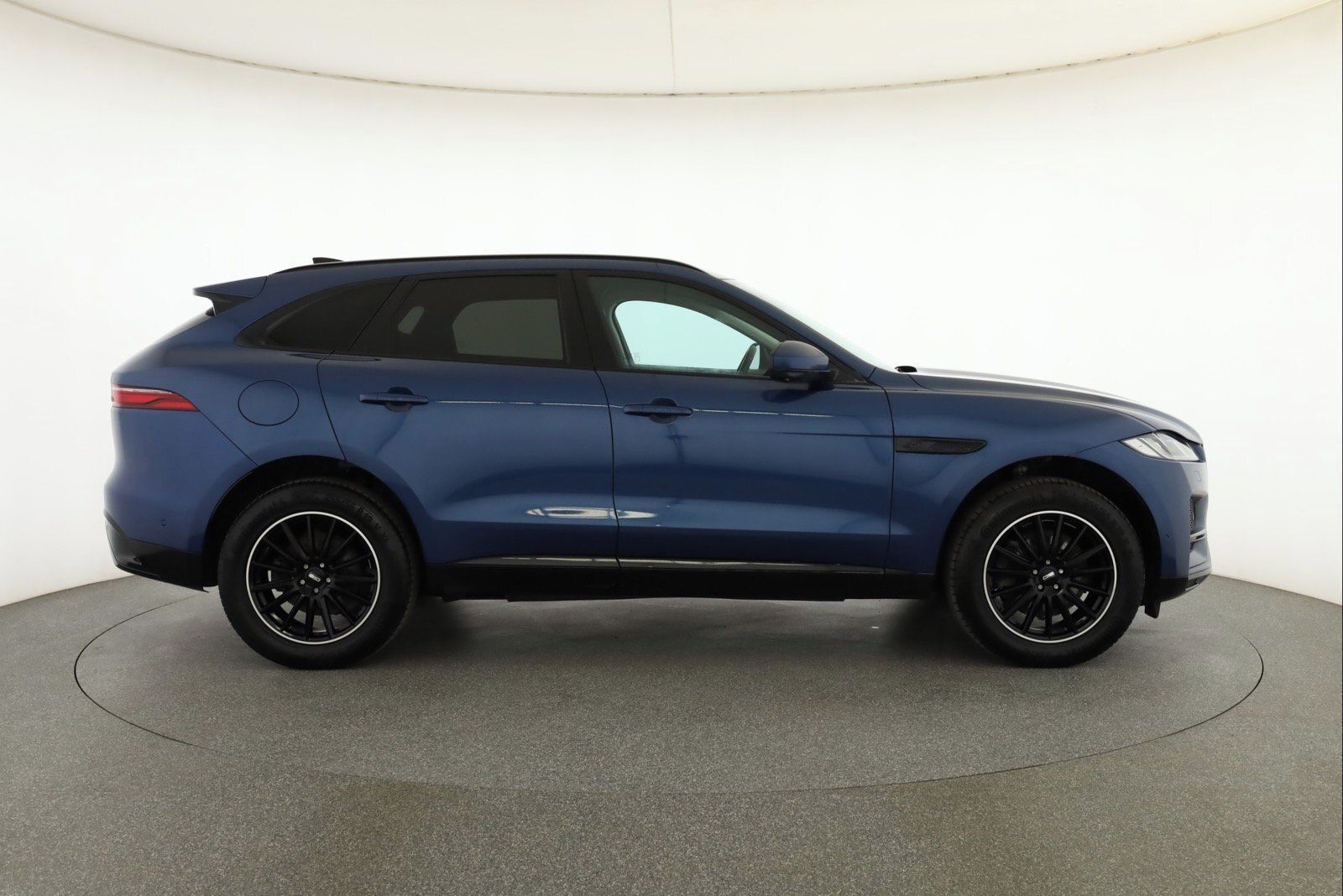 Jaguar F-Pace, D200 AWD, 4X4, Automat - fotka 6