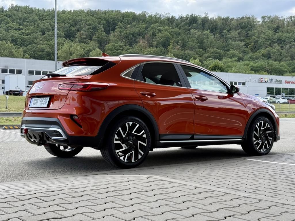 Kia XCee´d, 1,5 T-GDI DCT  Top Tažné - fotka 3