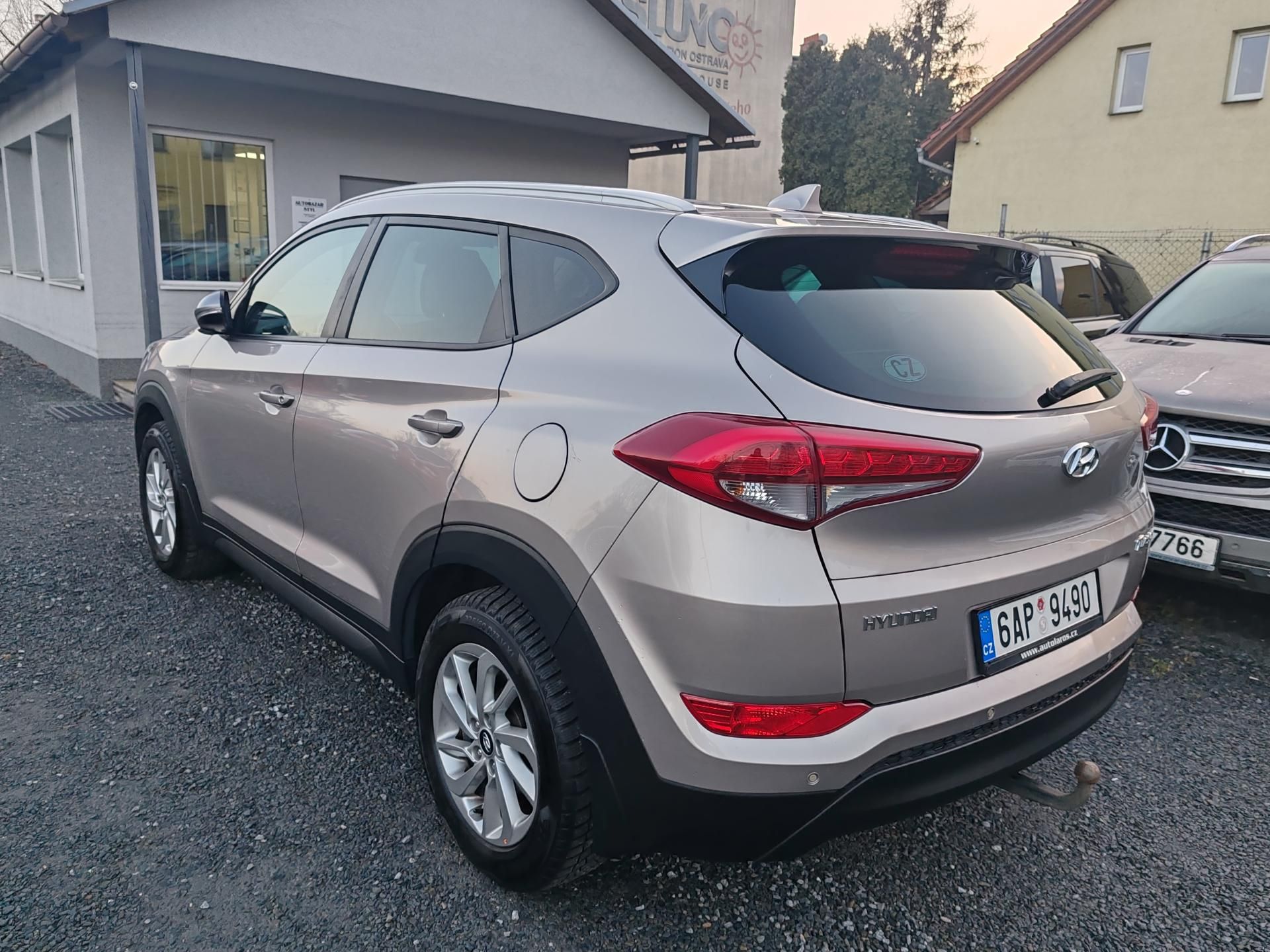 Hyundai Tucson, 1.7 CRDi 1. májitel - fotka 4