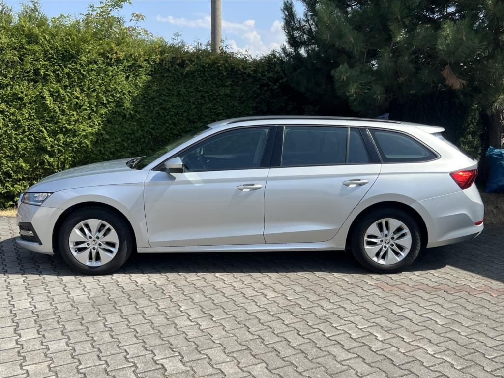 Škoda Octavia, 2,0 TDi EXECUTIVE DSG - fotka 2