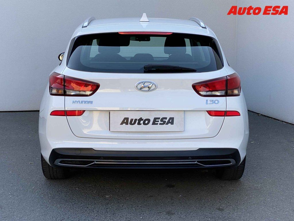 Hyundai i30, 1.6 CRDi,ČR,AC,kamera - fotka 5