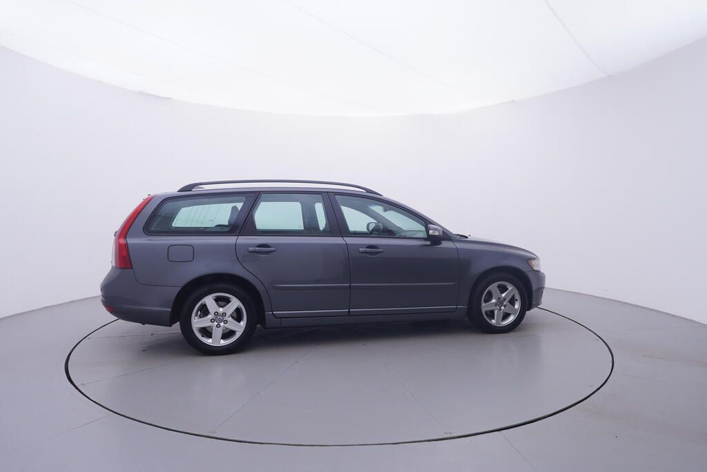 Volvo V50, 2.4 T5 103 kW - fotka 6