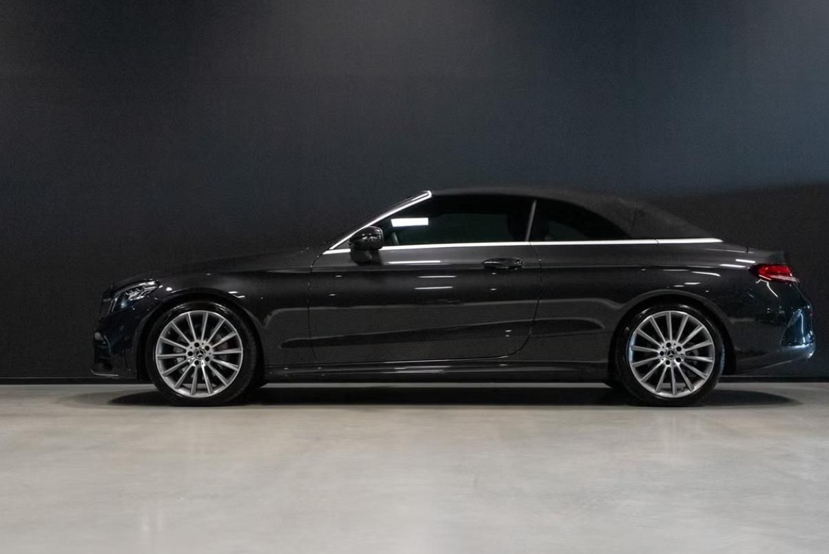 Mercedes-Benz Třídy C, 200 AMG Kamera LED Ambient - fotka 4
