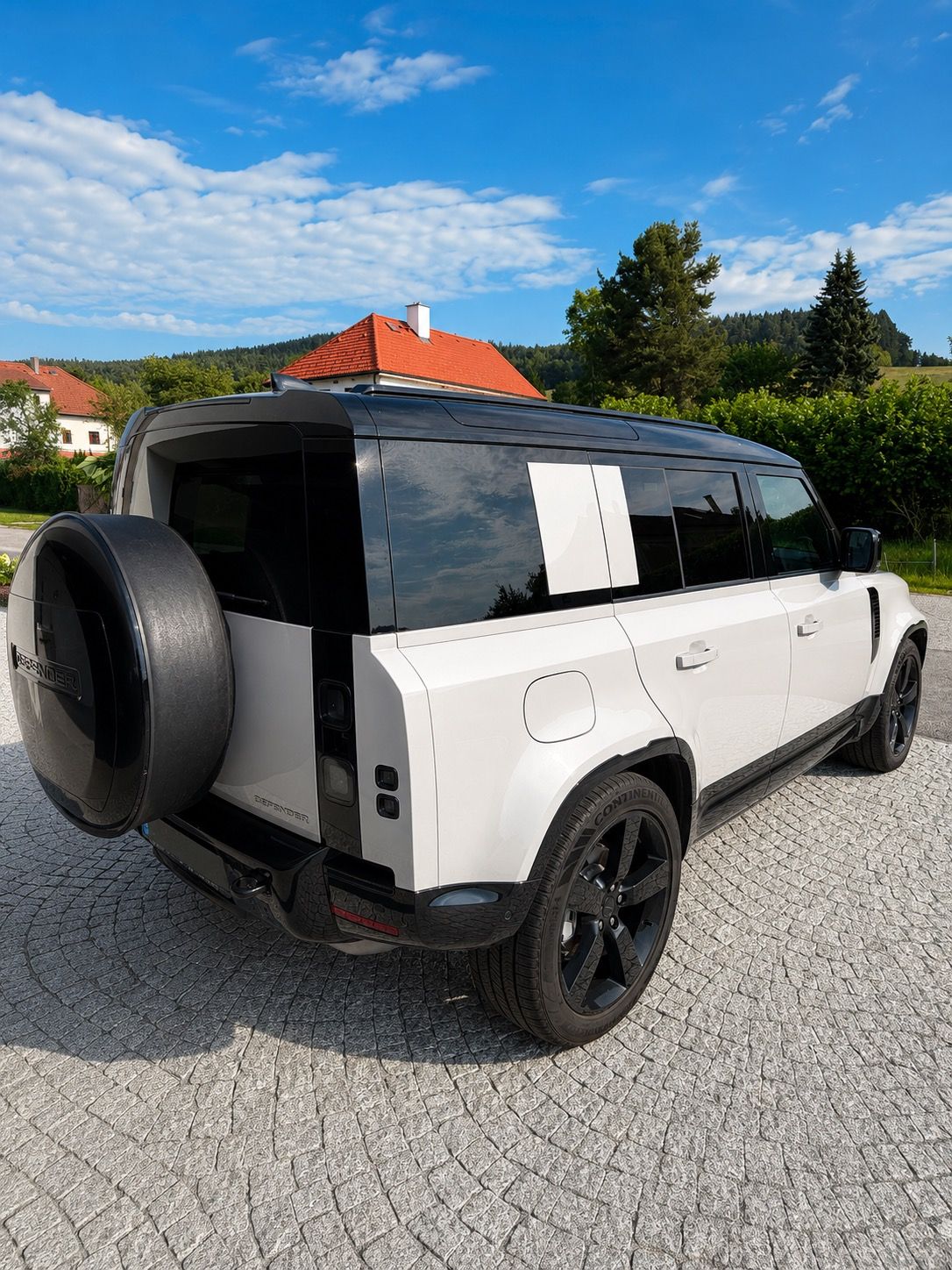 Land Rover Defender, 110 D200 X-DYNAMIC SE,MY2026 - fotka 4