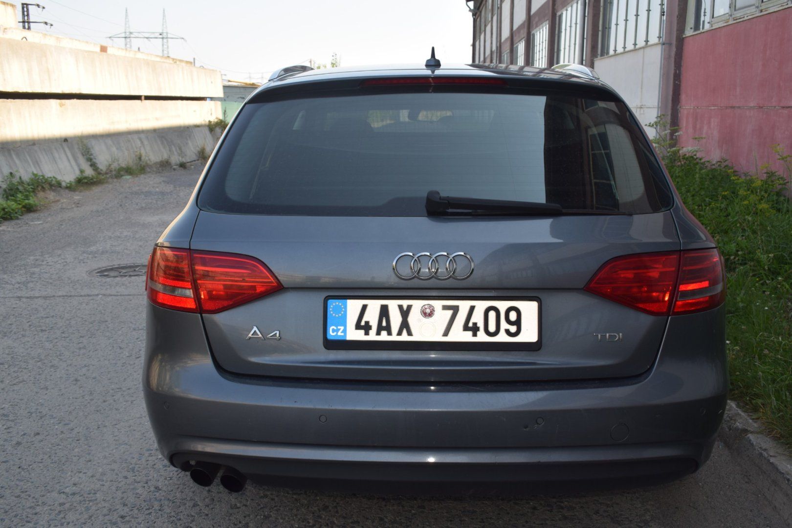 Audi A4 Avant, dálniční KM, dobrý stav - fotka 4