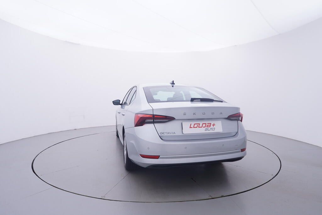 Škoda Octavia, Ambition 2.0 TDI 85 kW - fotka 4