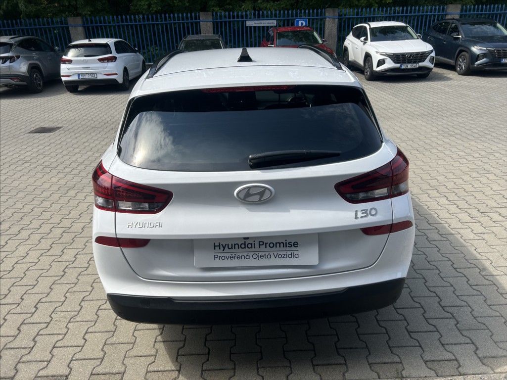 Hyundai i30, 1,5 Smart DPi - fotka 6