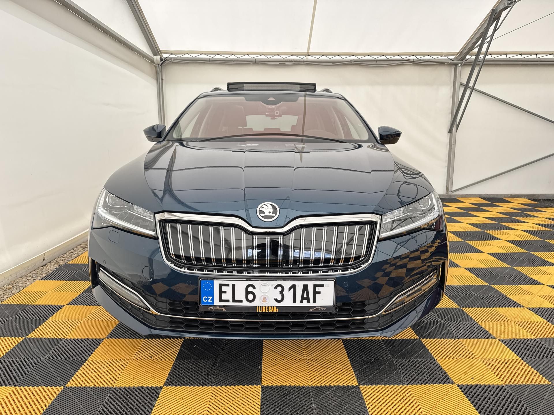 Škoda Superb, 1.4tsi*Plug-In*160kw*L&K*PANO* - fotka 3