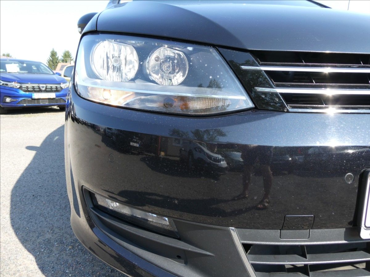 Volkswagen Sharan, 2,0 TDi DSG STYLE serviska - fotka 5