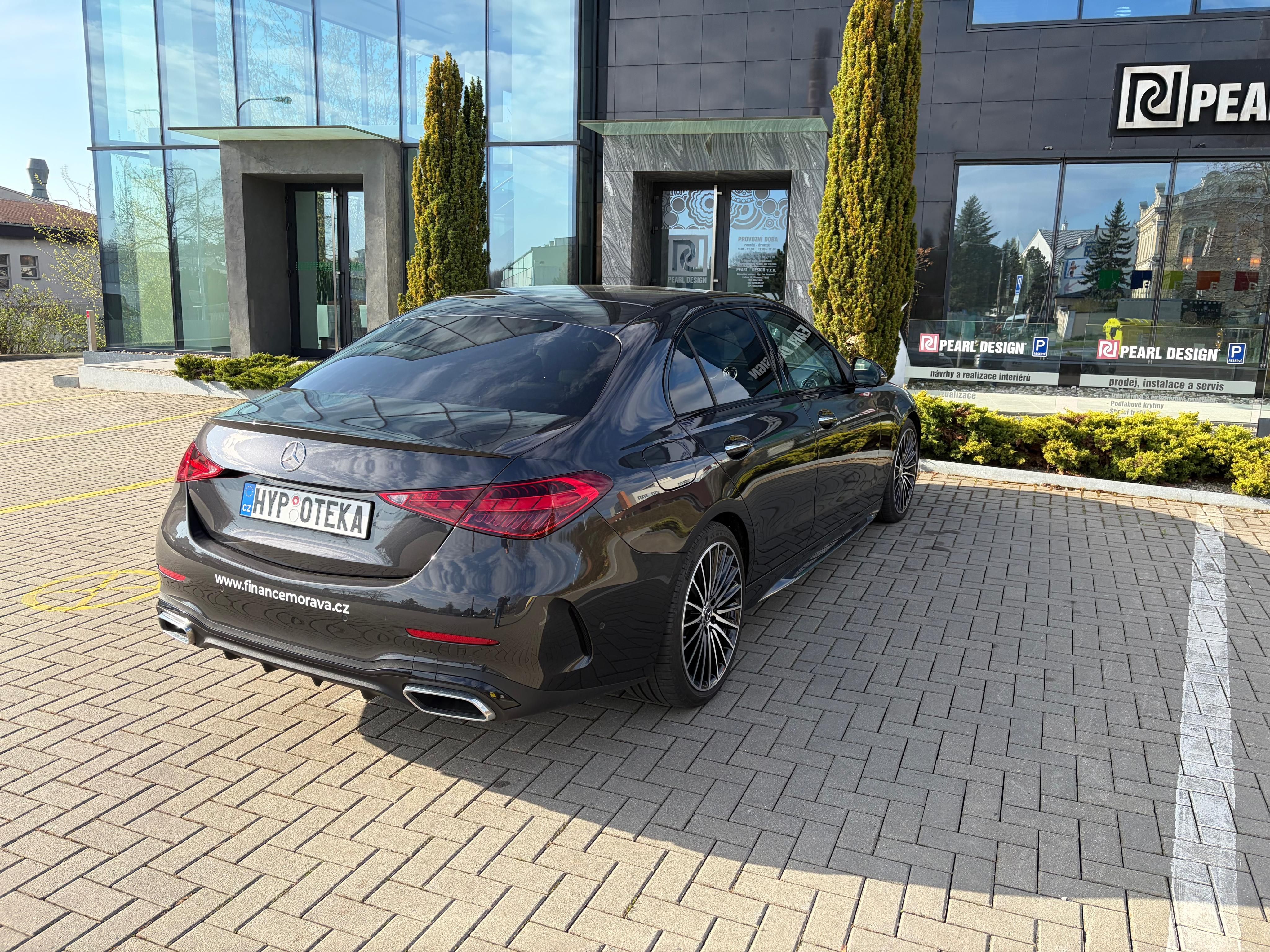 Mercedes-Benz Třídy C, C300 4MATIC - fotka 4