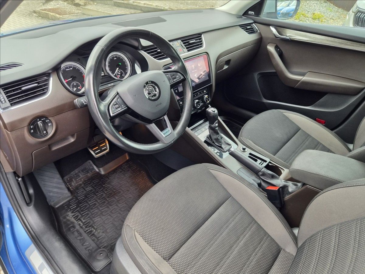Škoda Octavia, 2,0 TDi SCOUT *WEBASTO*KAMERA* - fotka 5