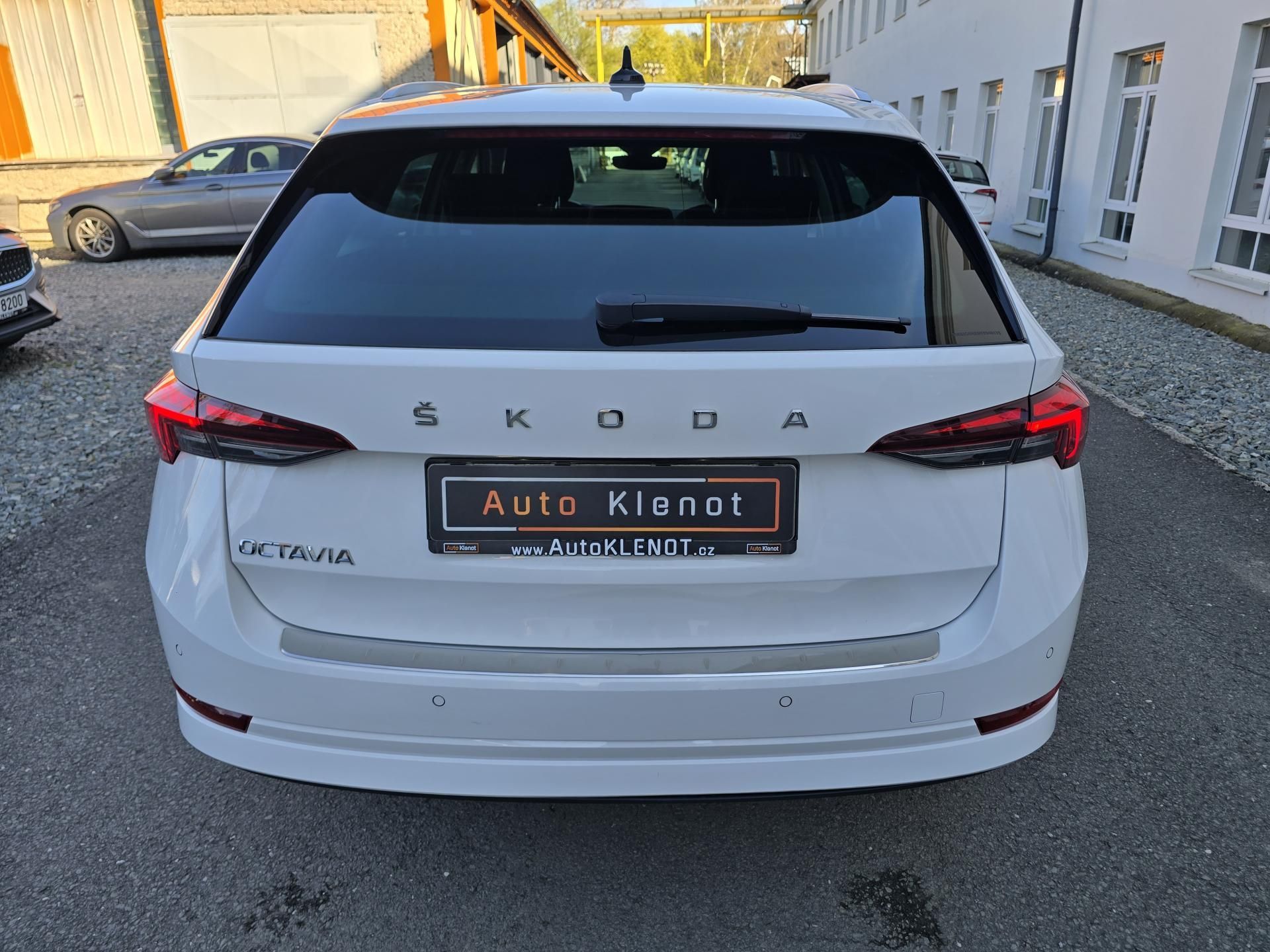 Škoda Octavia, 2,0TDI DSG STYLE 1.Maj. ČR DPH - fotka 6