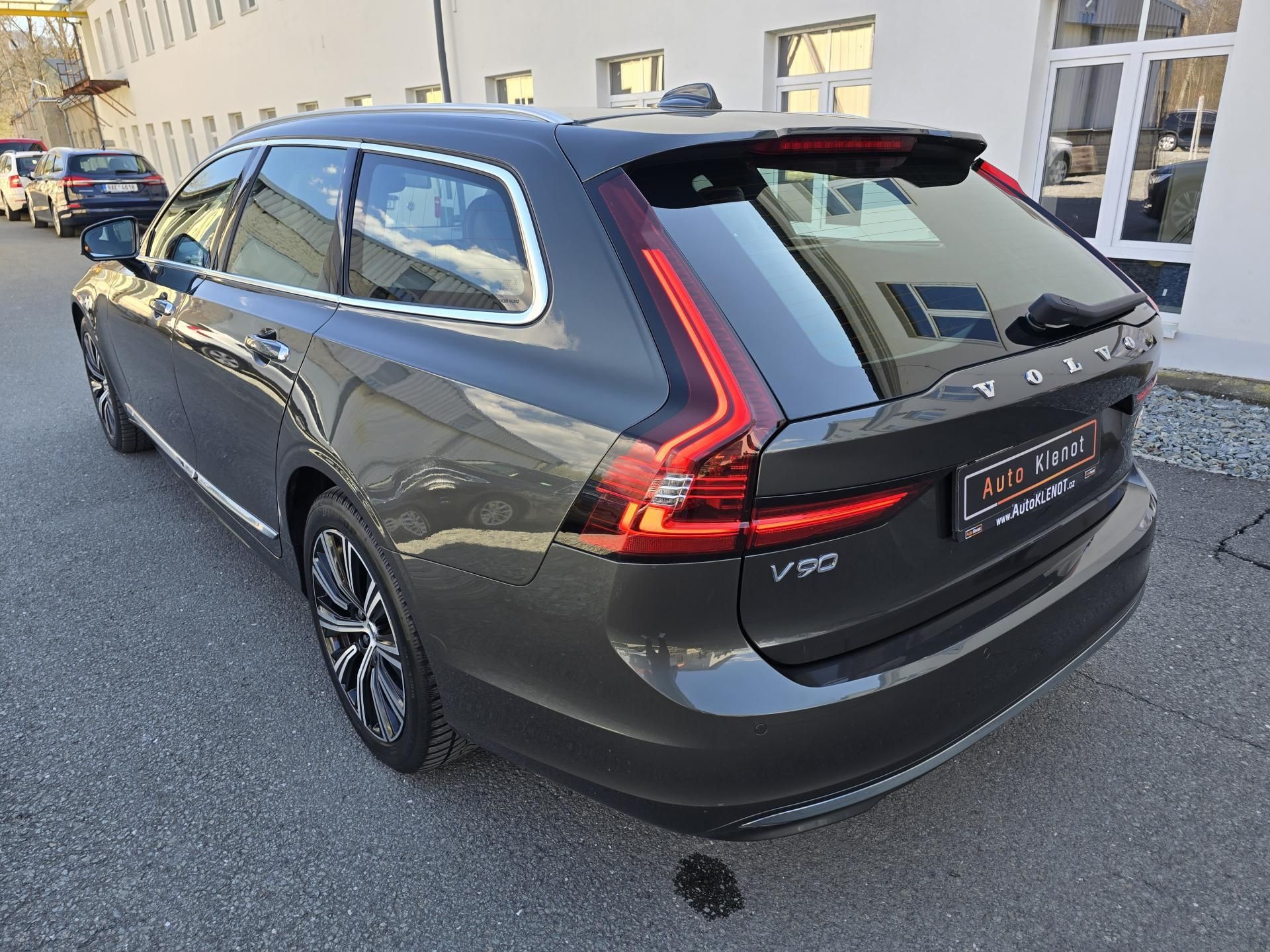 Volvo V90, 2.0 221kW B6 4x4 R-DESIGN -DPH - fotka 5