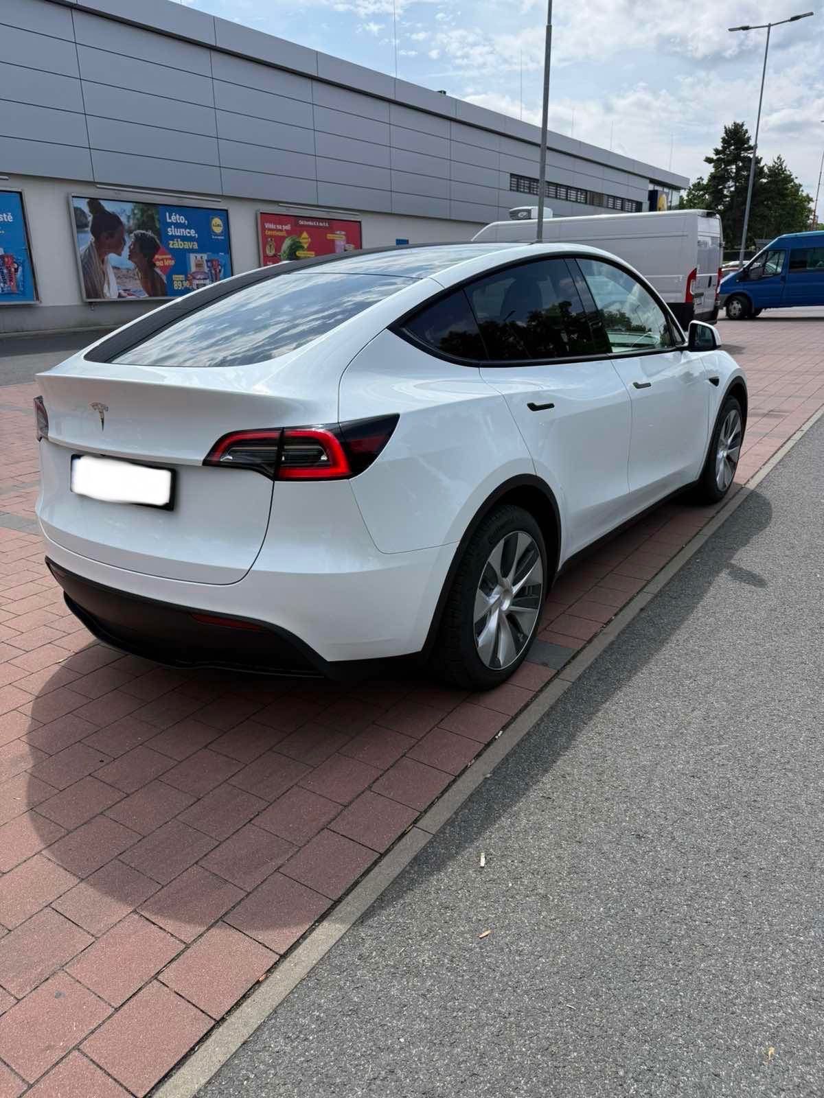 Tesla Model Y, Tesla Model Y 58 kWh - fotka 2