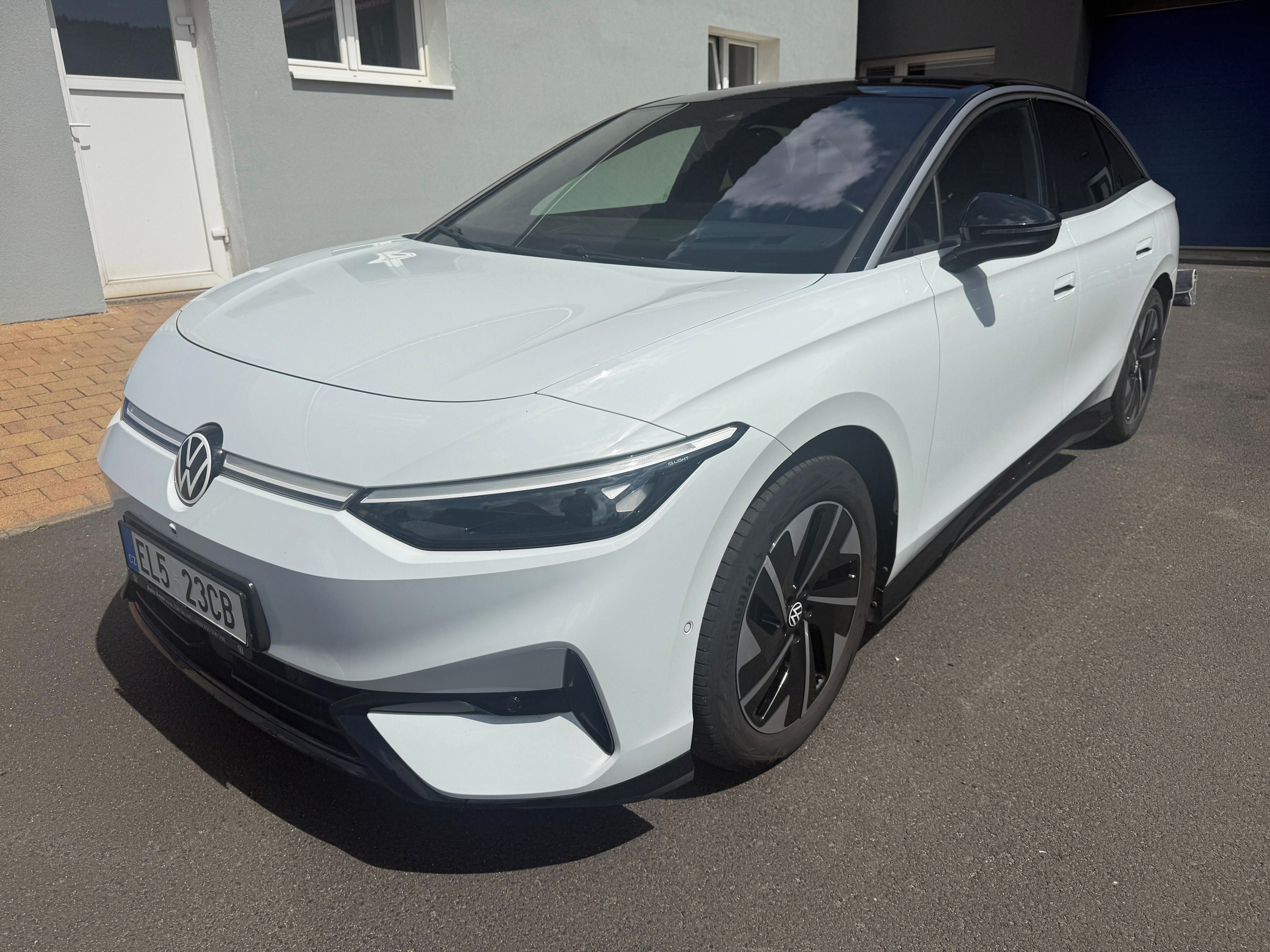 Volkswagen ID.7, Pro Masáž 360k HuD zimní gumy