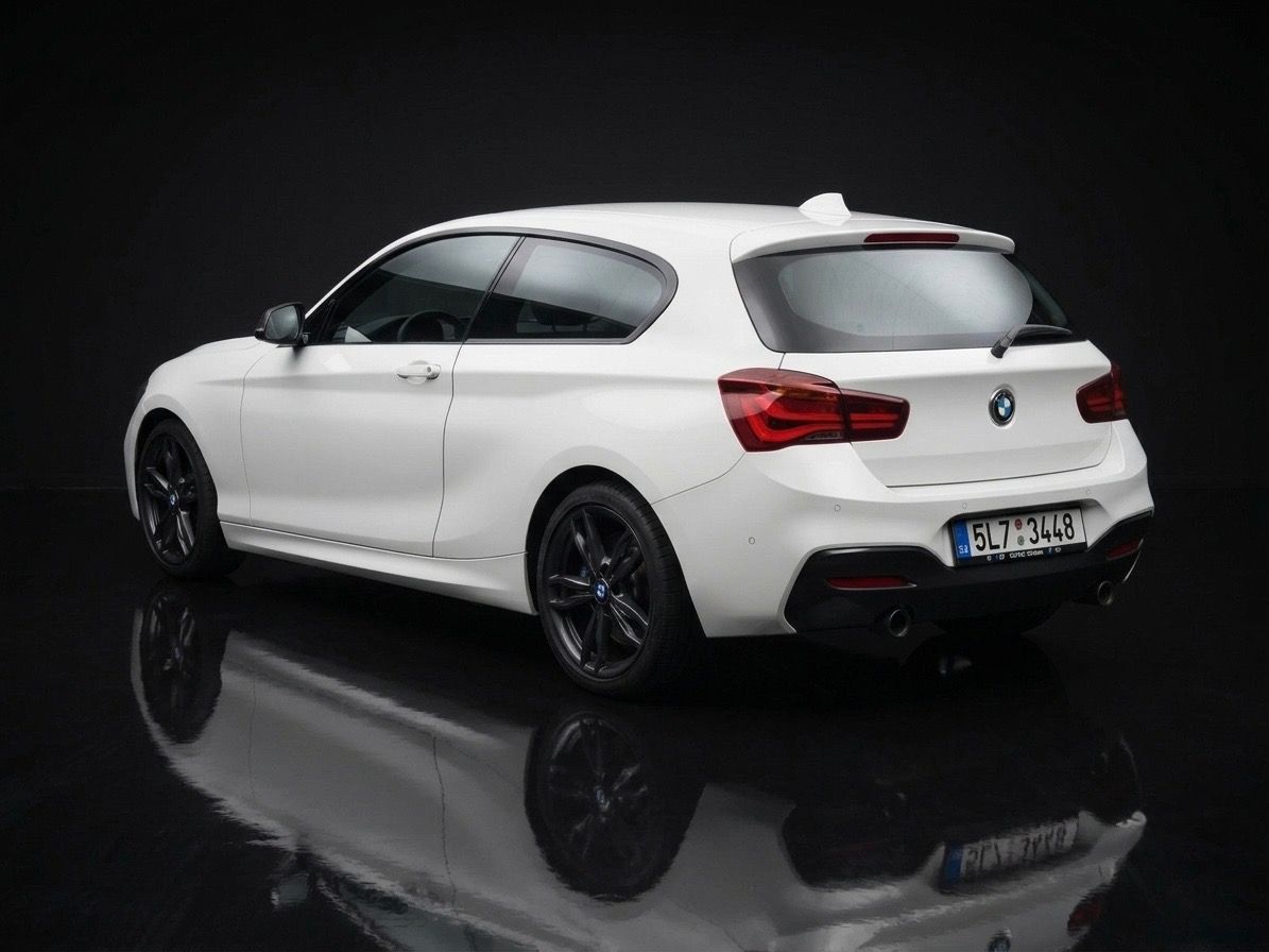 BMW Řada 1, M140i Edice Shadow 250kW 1.maj - fotka 2