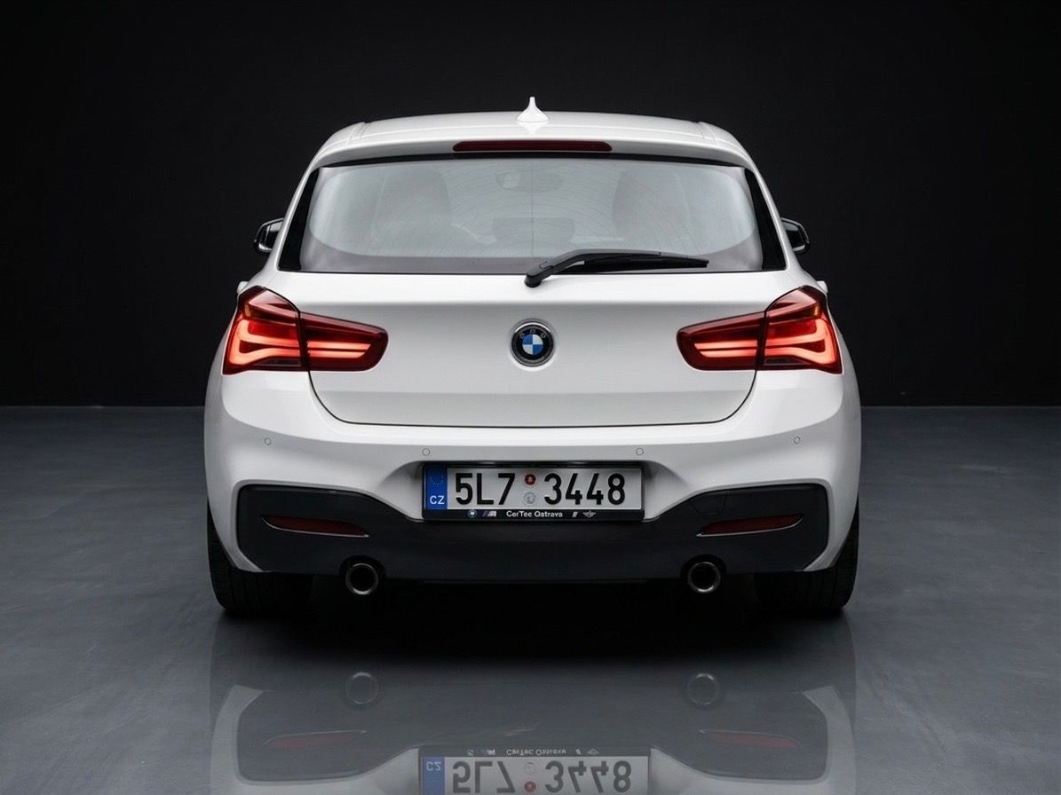 BMW Řada 1, M140i Edice Shadow 250kW 1.maj - fotka 5