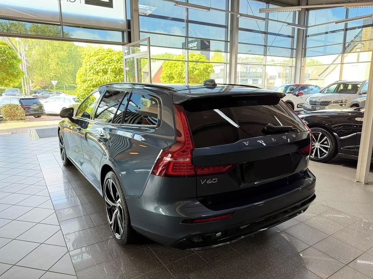 Volvo V60, B4 2.0 Plus Dark*Kůže*Kamera* - fotka 2
