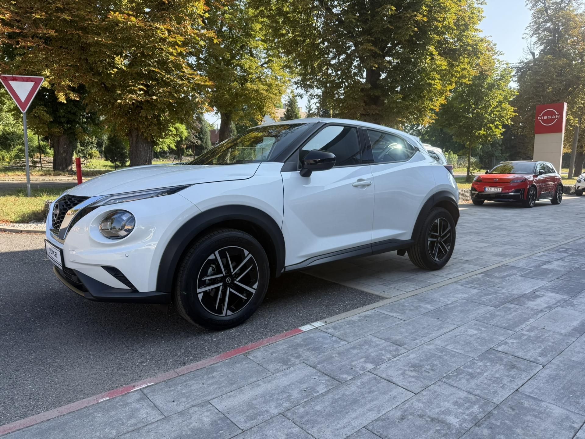 Nissan Juke, JUKE DIG-T 6MT N-CONNECTA + CP - fotka 3