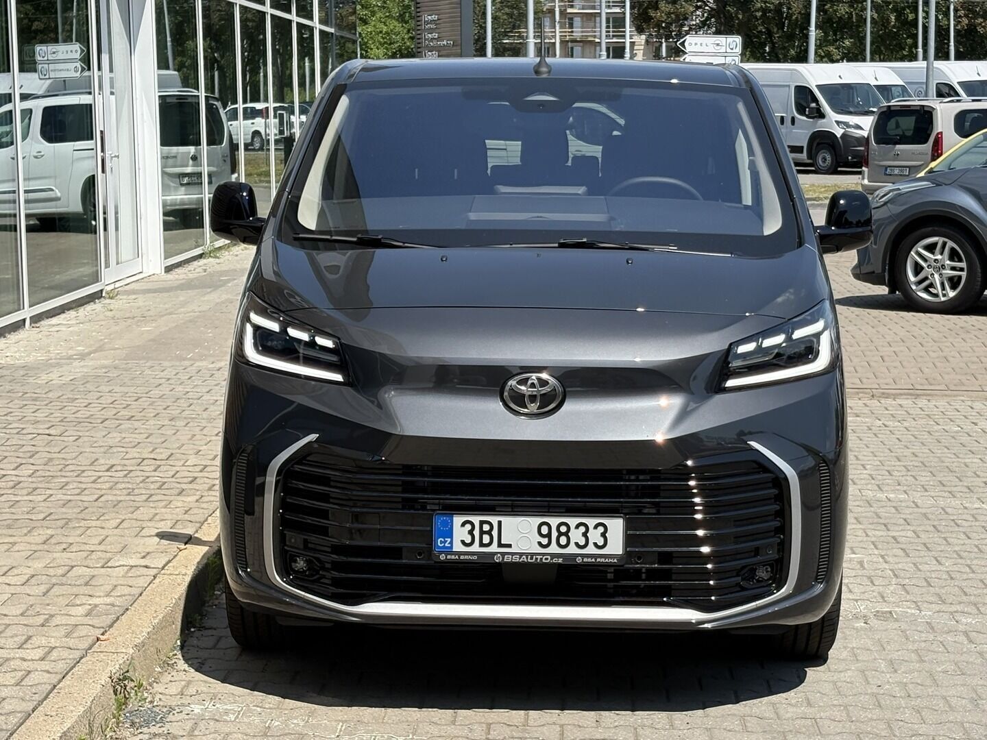 Toyota Proace Verso, 2,2 L1 2,0D AT8 7S VIP - fotka 2