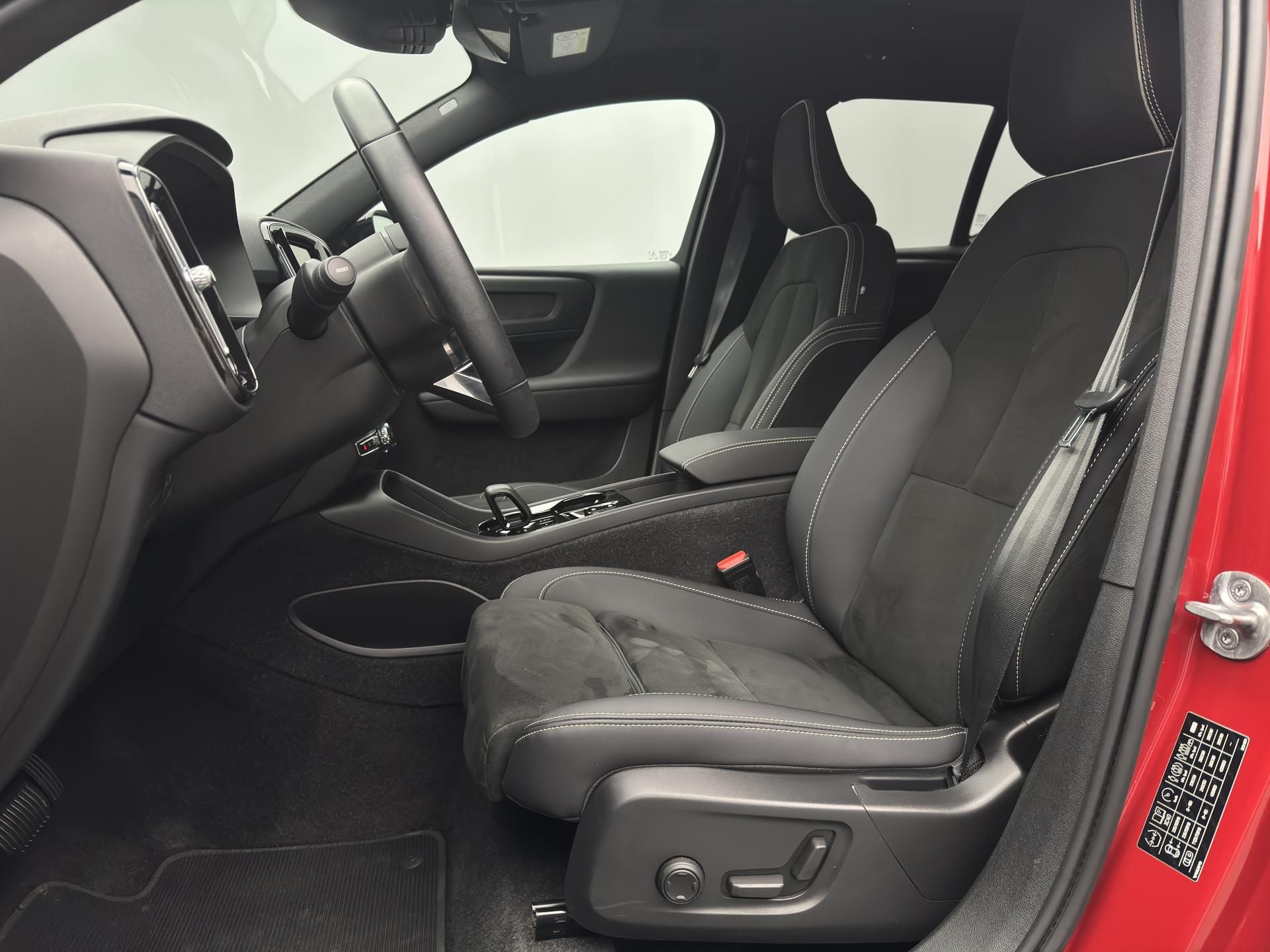 Volvo XC40, T5 RECHARGE CZ - fotka 4