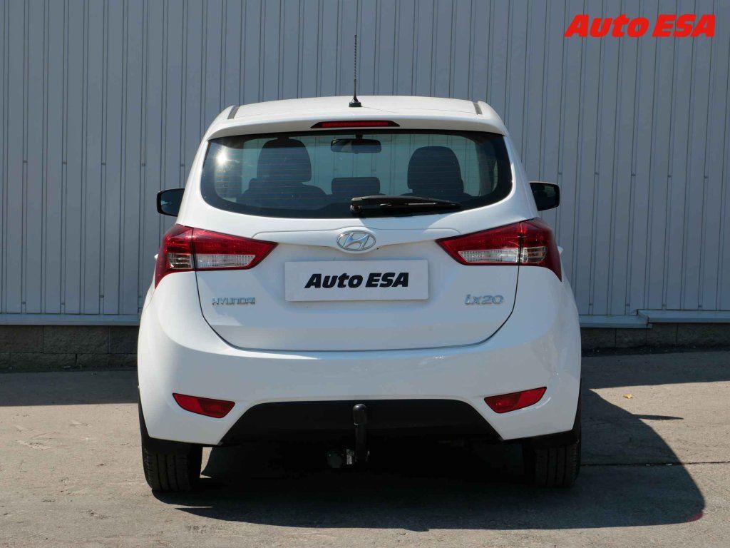 Hyundai ix20, 1.6i,ČR,AT - fotka 5