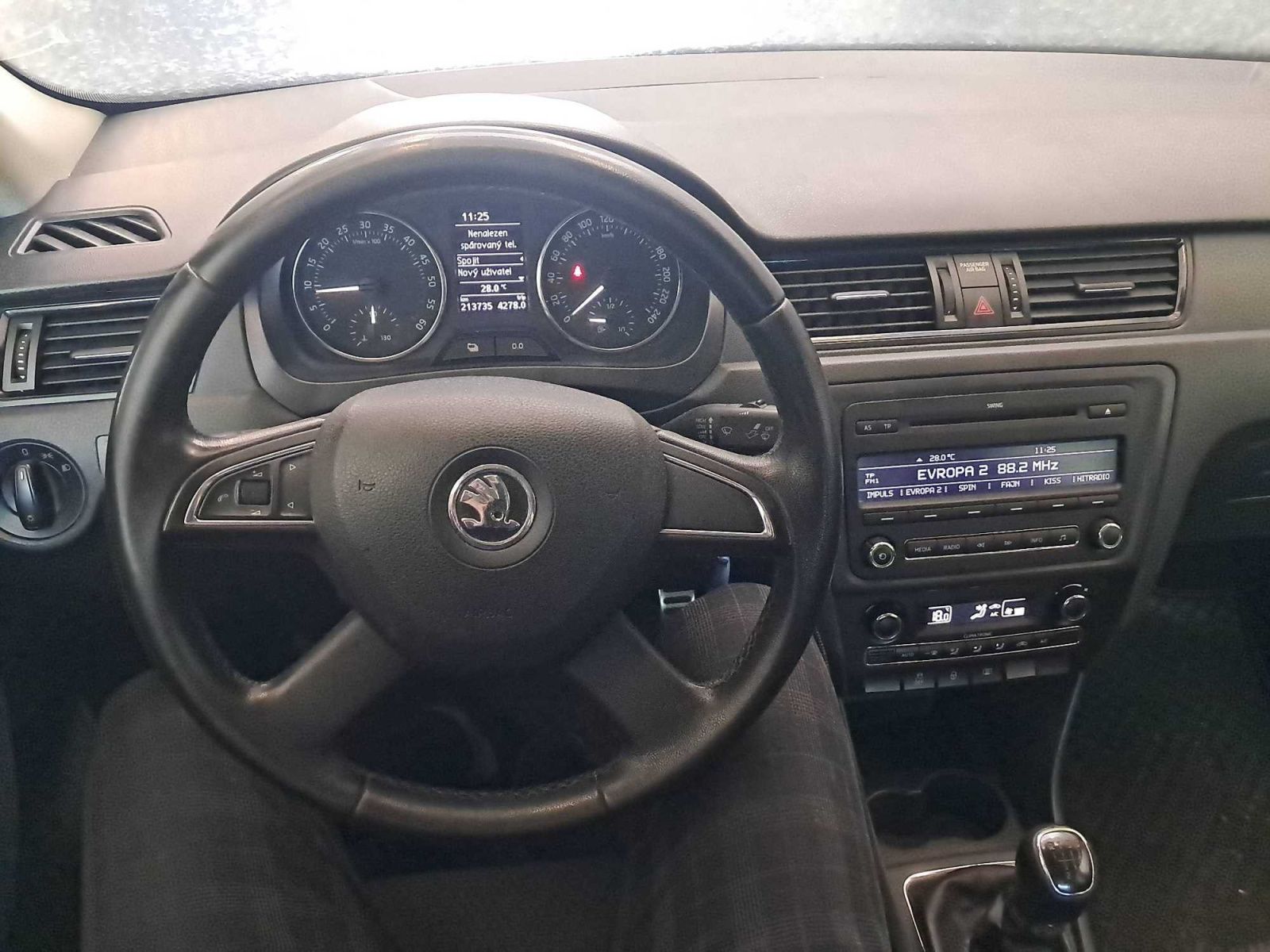 Škoda Rapid, 1.6 TDI, Automatická klima - fotka 3