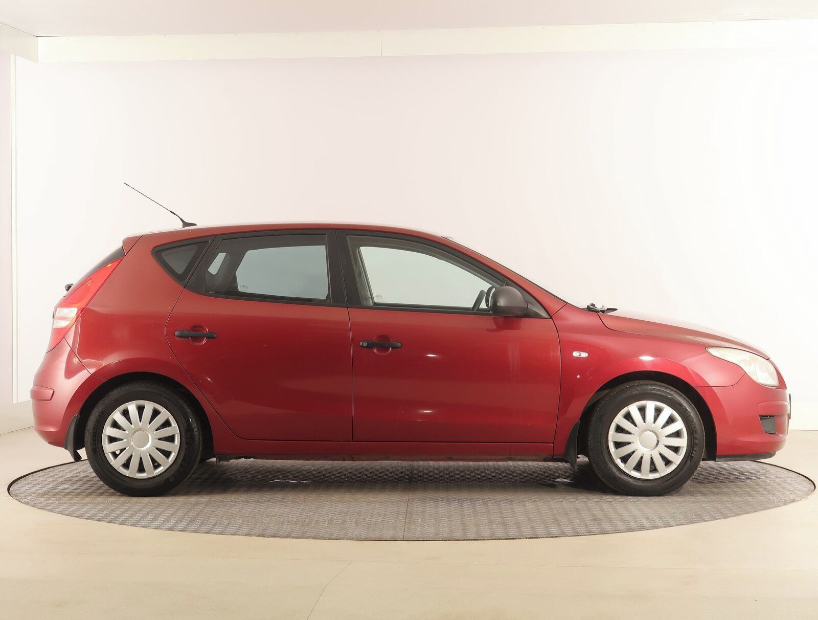 Hyundai i30, 1.4 CVVT, Serv.kniha, po STK - fotka 6
