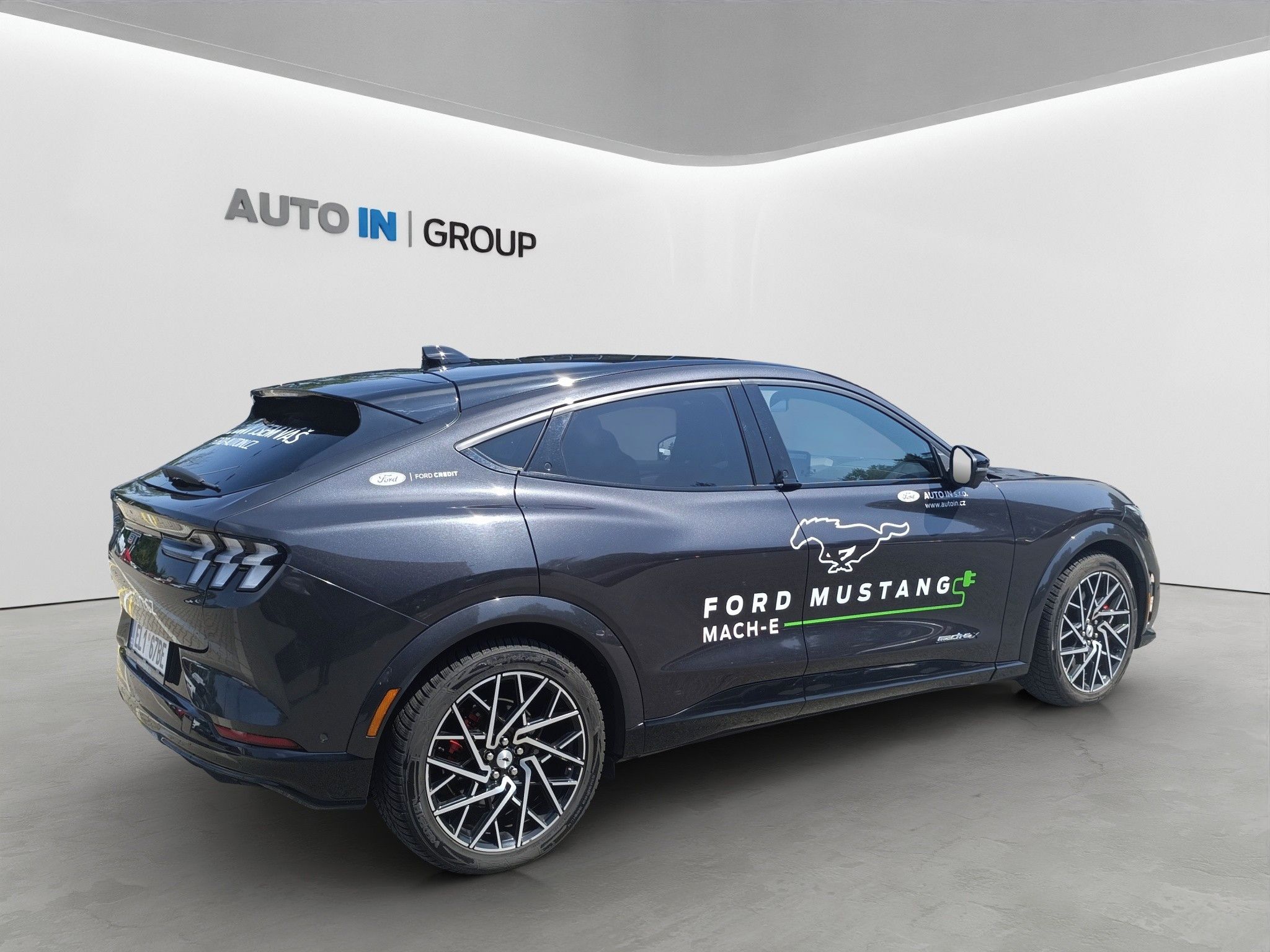 Ford Mustang Mach-E, MACH-E GT 98,7 kWh prodloužený - fotka 6