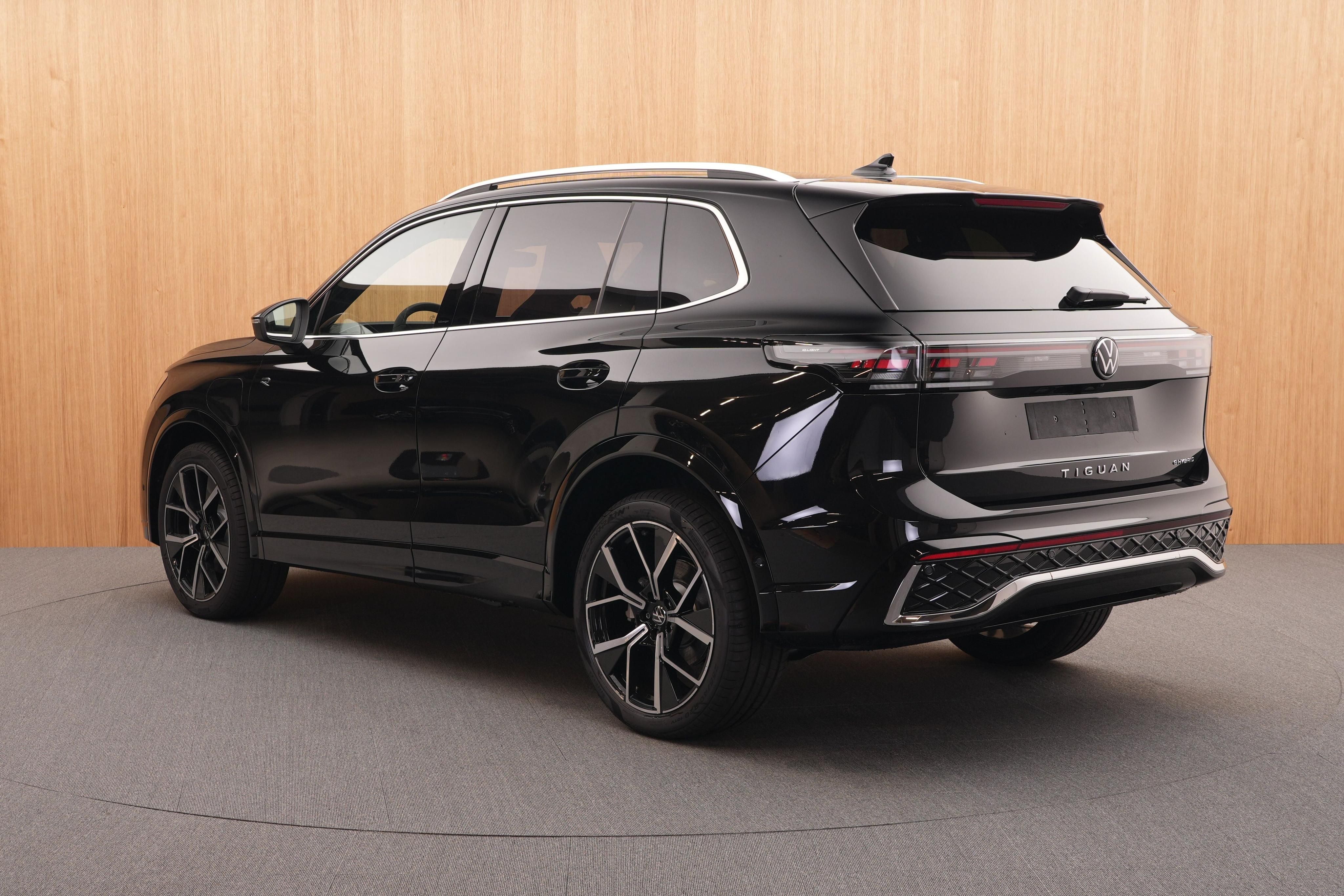 Volkswagen Tiguan, R-Line People Hybrid DSG - fotka 3