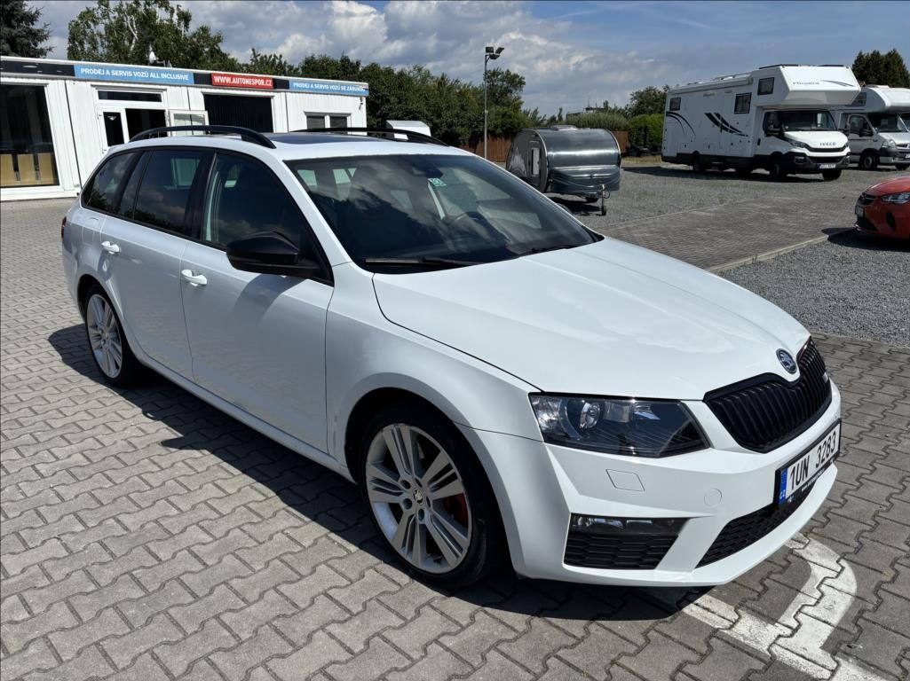 Škoda Octavia, 2,0 TDi RS,servis - fotka 3
