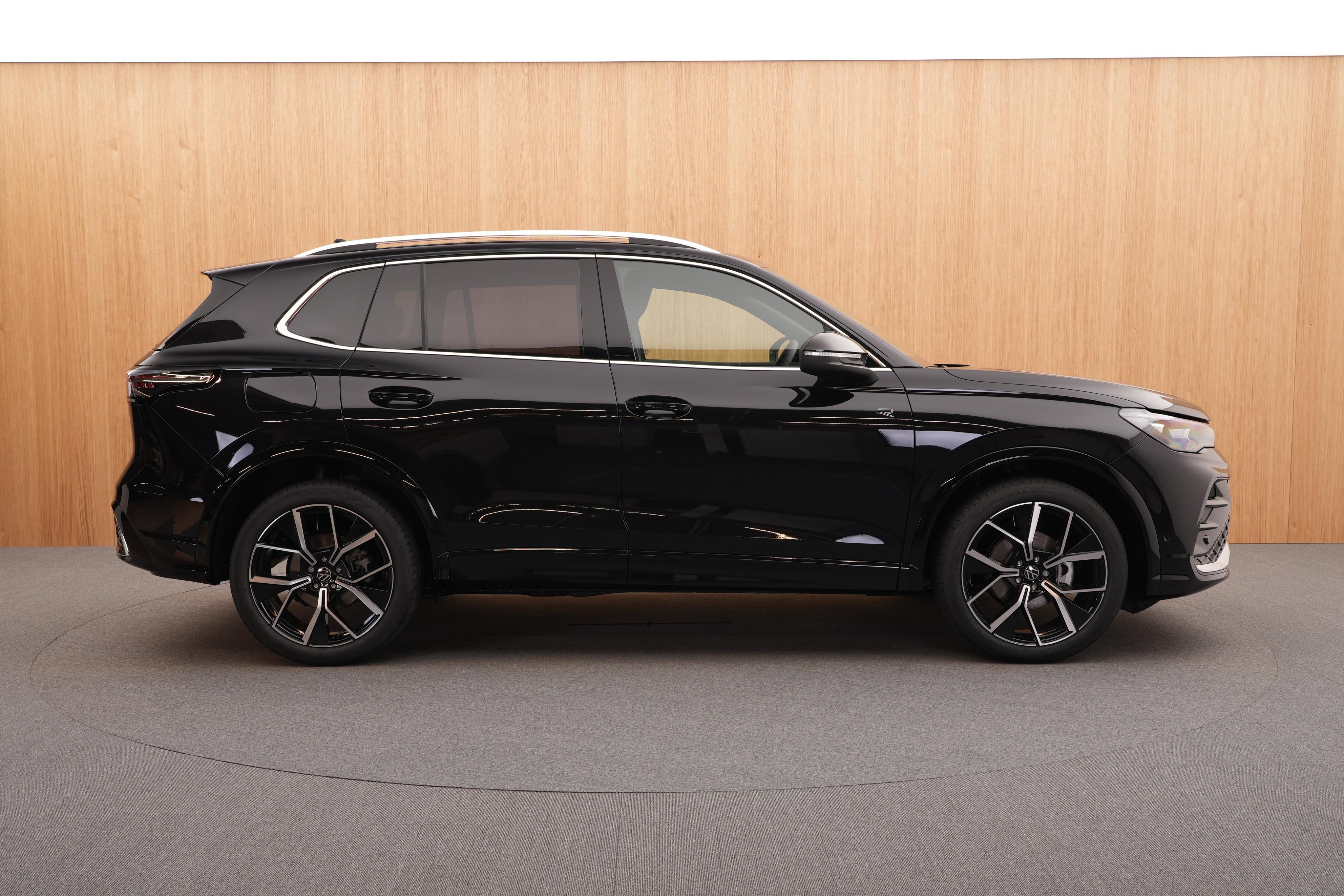 Volkswagen Tiguan, R-Line People 1.5 eTSI DSG - fotka 5