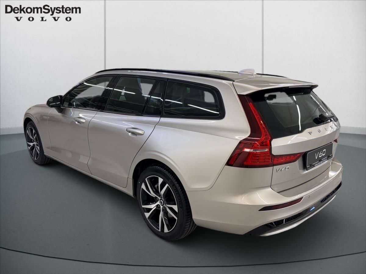 Volvo V60, 2,0 V60 B4 Plus Dark 1228 - fotka 4