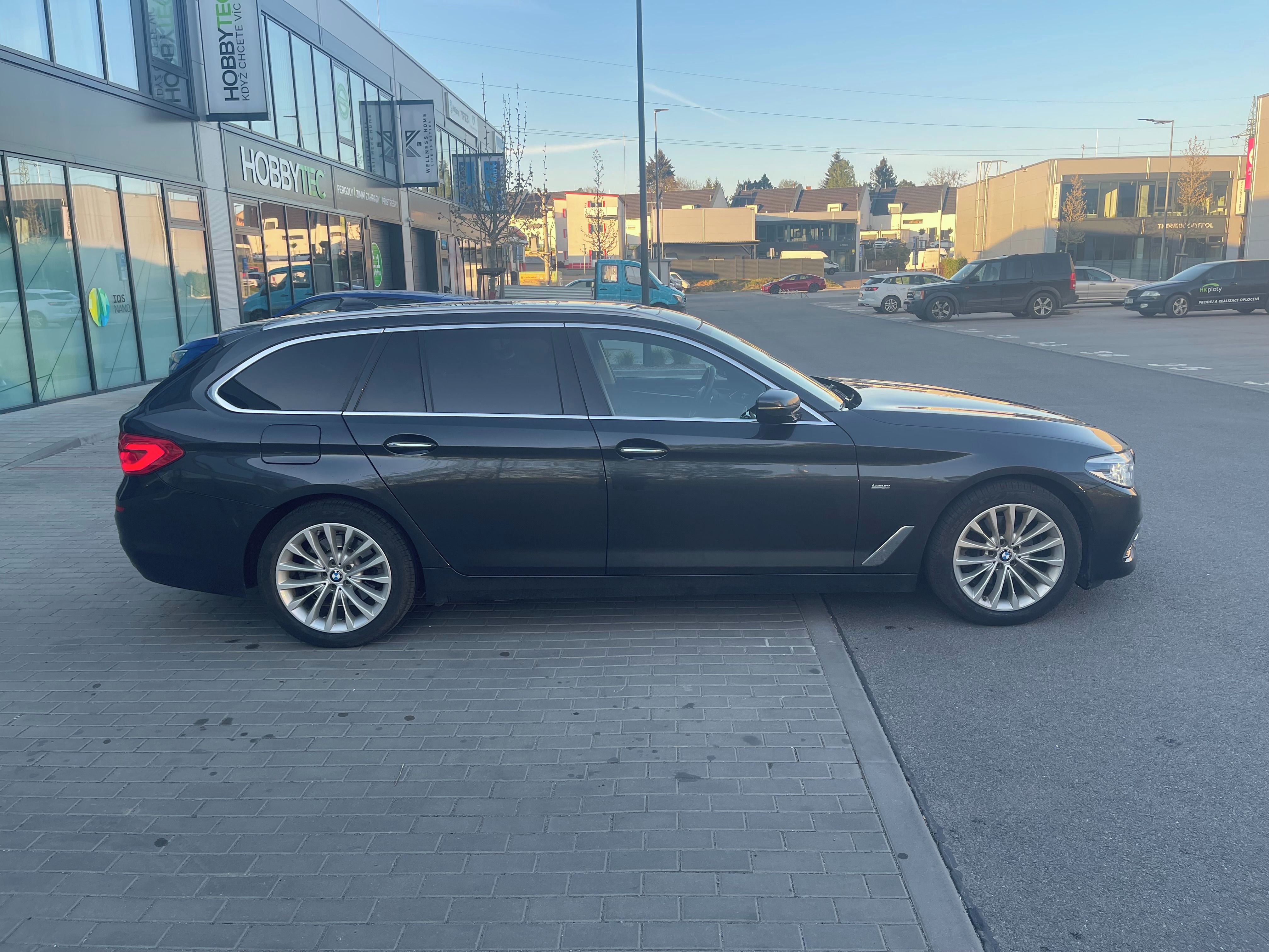 BMW Řada 5, BMW G31 520d 140kw RWD - fotka 4