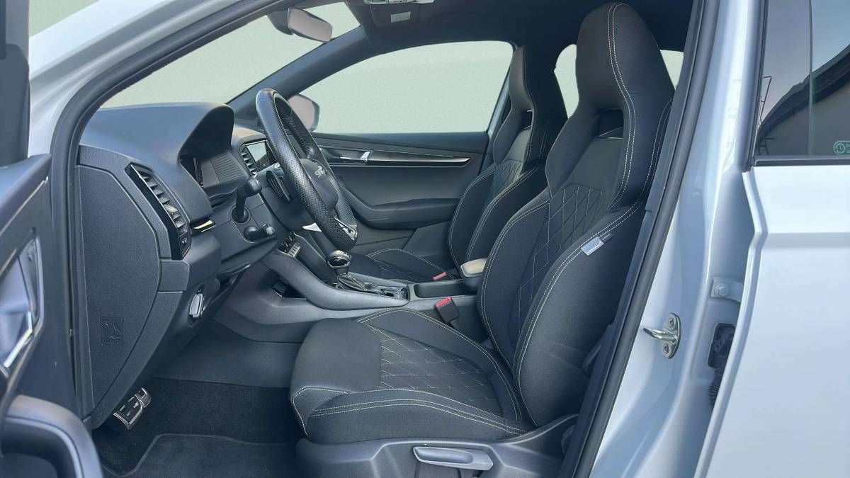 Škoda Karoq, Sportline 2,0 TSI 140kW DSG7 4 - fotka 6
