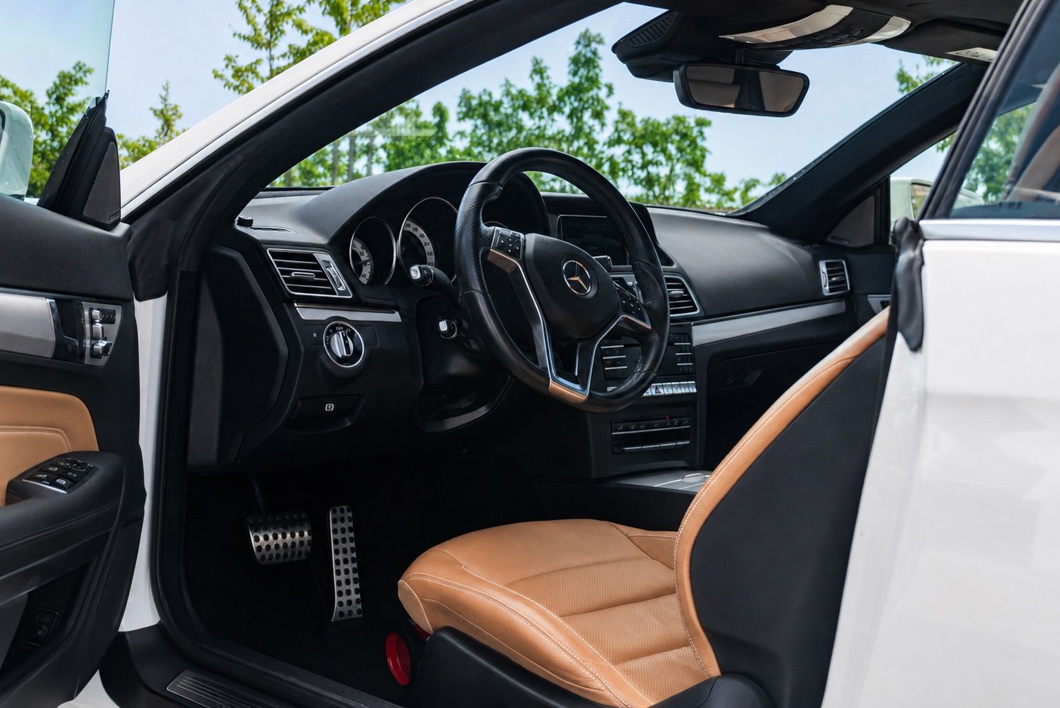 Mercedes-Benz Třídy E, 320 3.0 V6 benzín automat - fotka 5