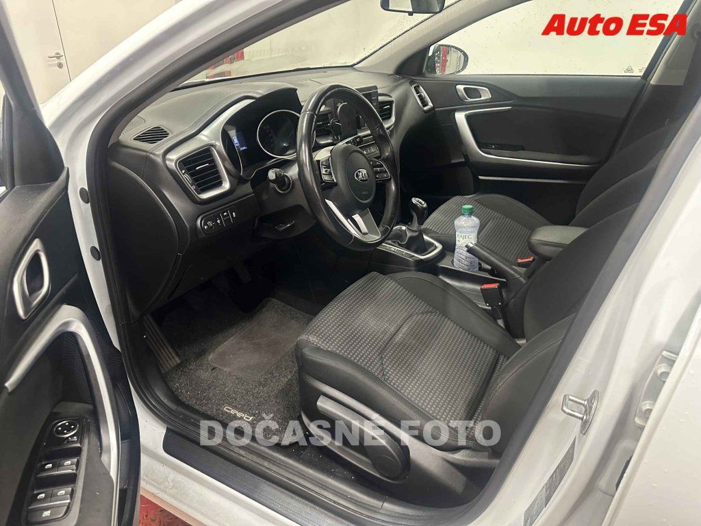 Kia Cee´d, 1.6 CRDi,ČR,servis.kniha - fotka 3