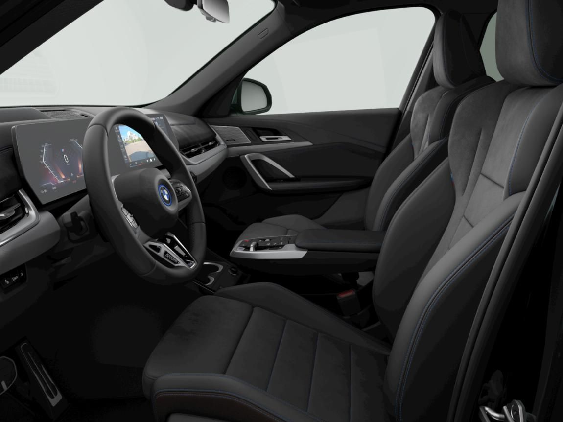 BMW iX1, eDrive20 - fotka 2