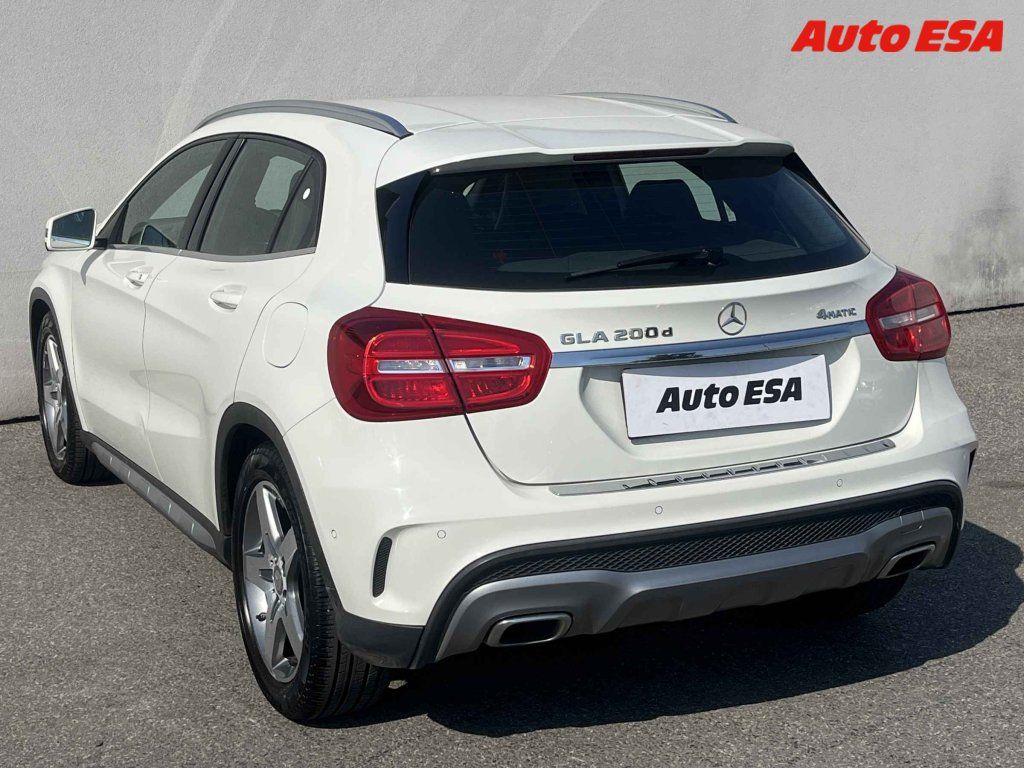 Mercedes-Benz GLA, 200D - fotka 6