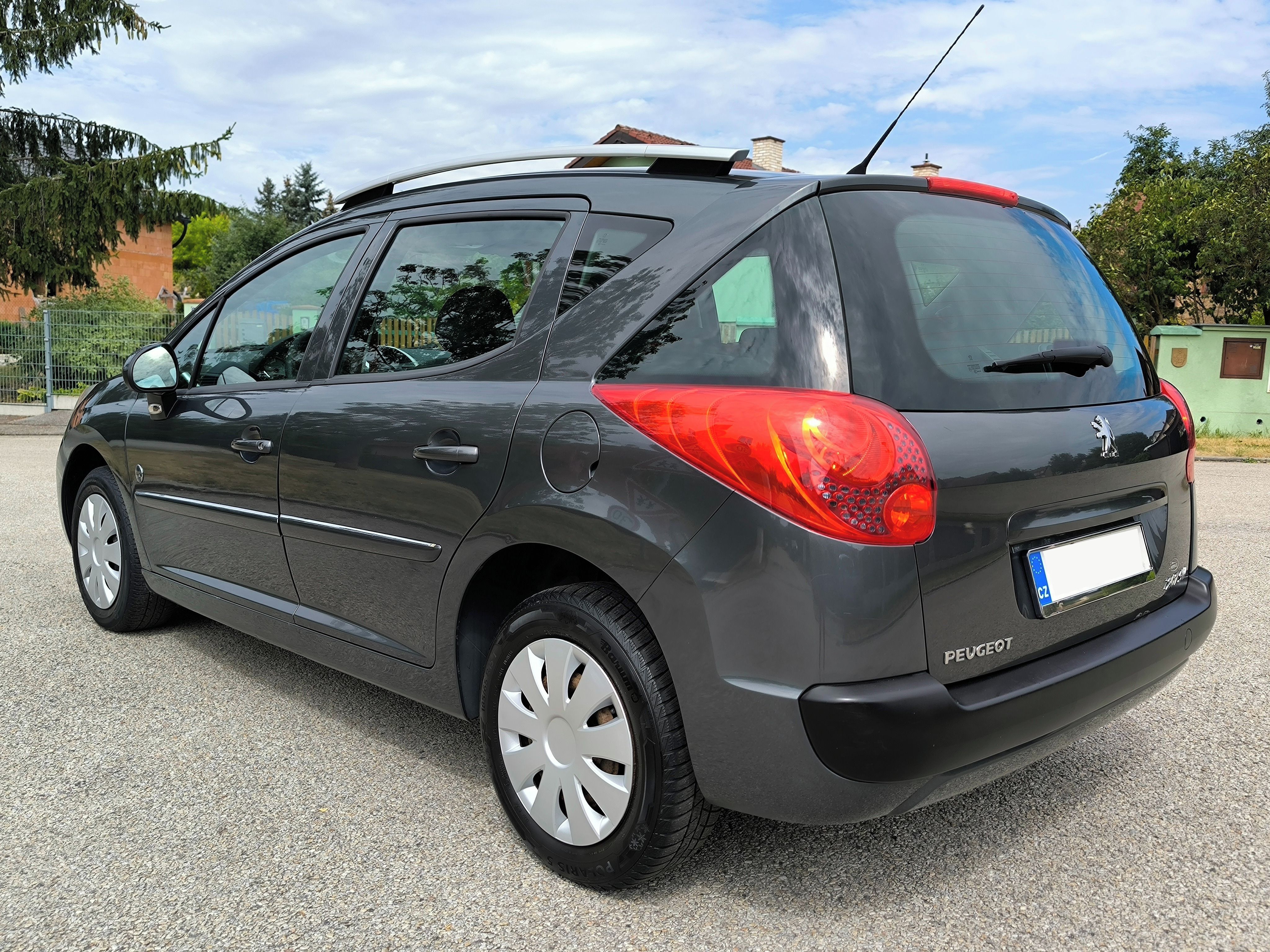 Peugeot 207, 1.4i - 1.MAJITELKA, PO SERVISU - fotka 4