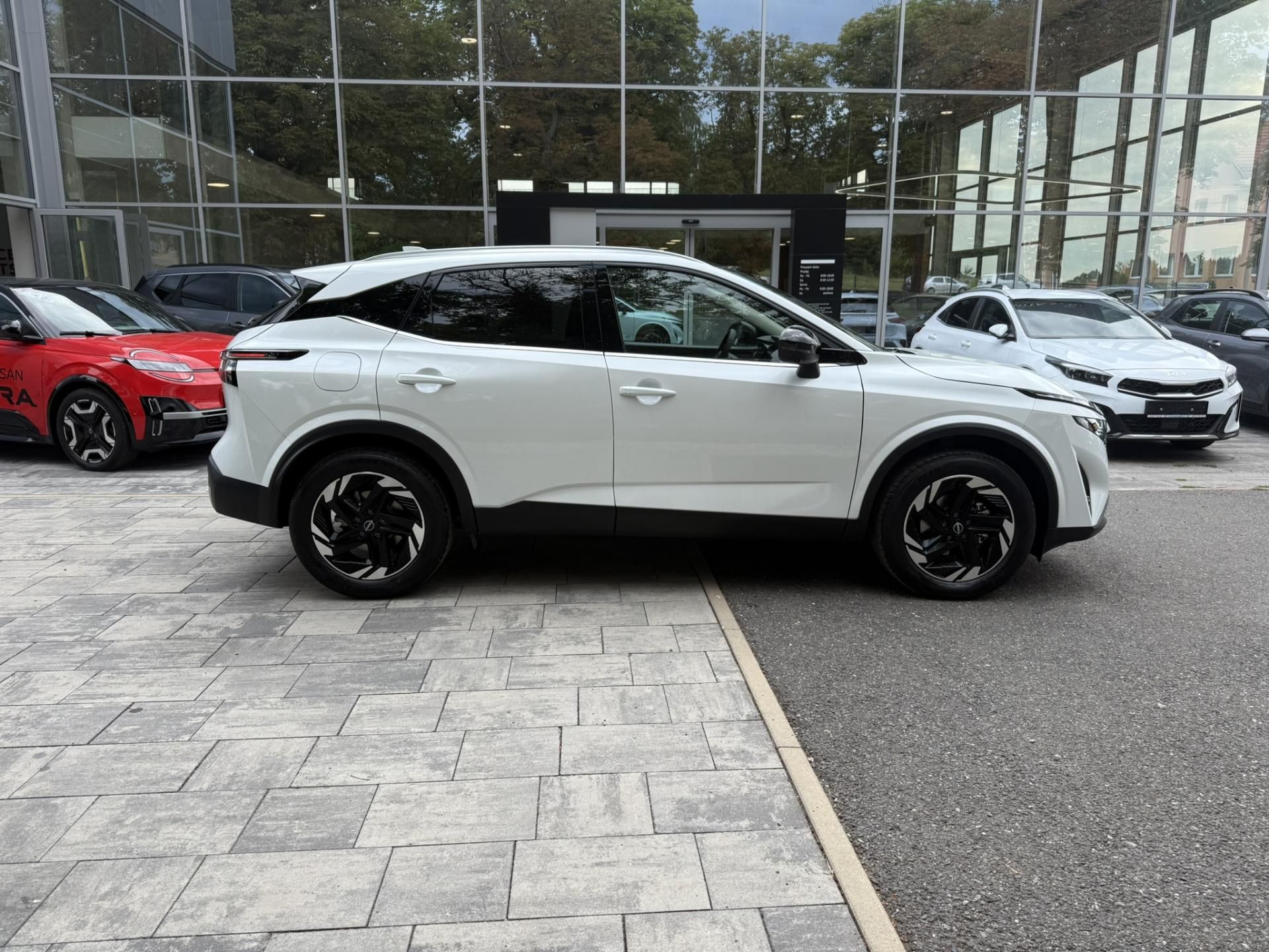 Nissan Qashqai, 1.3 DIG-T 4WD N-CONNECTA + CP - fotka 4