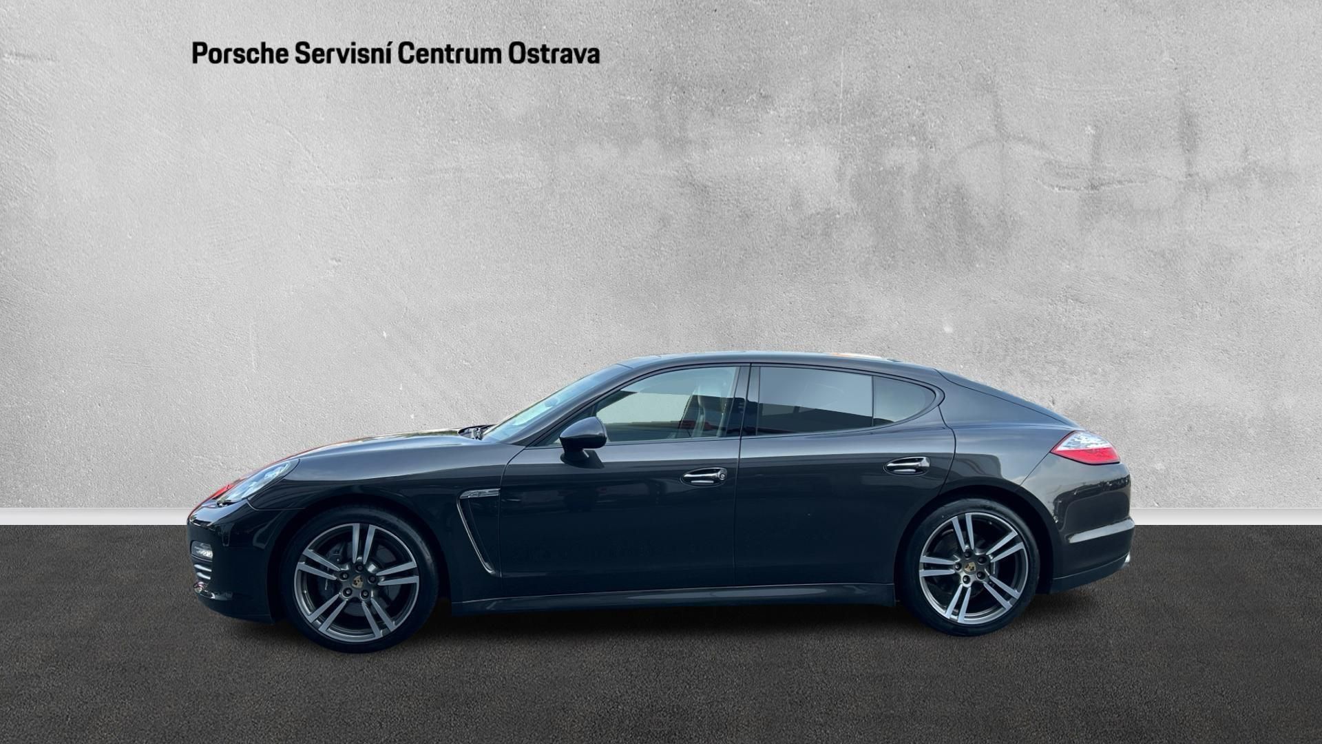 Porsche Panamera, Panamera 4 - fotka 3